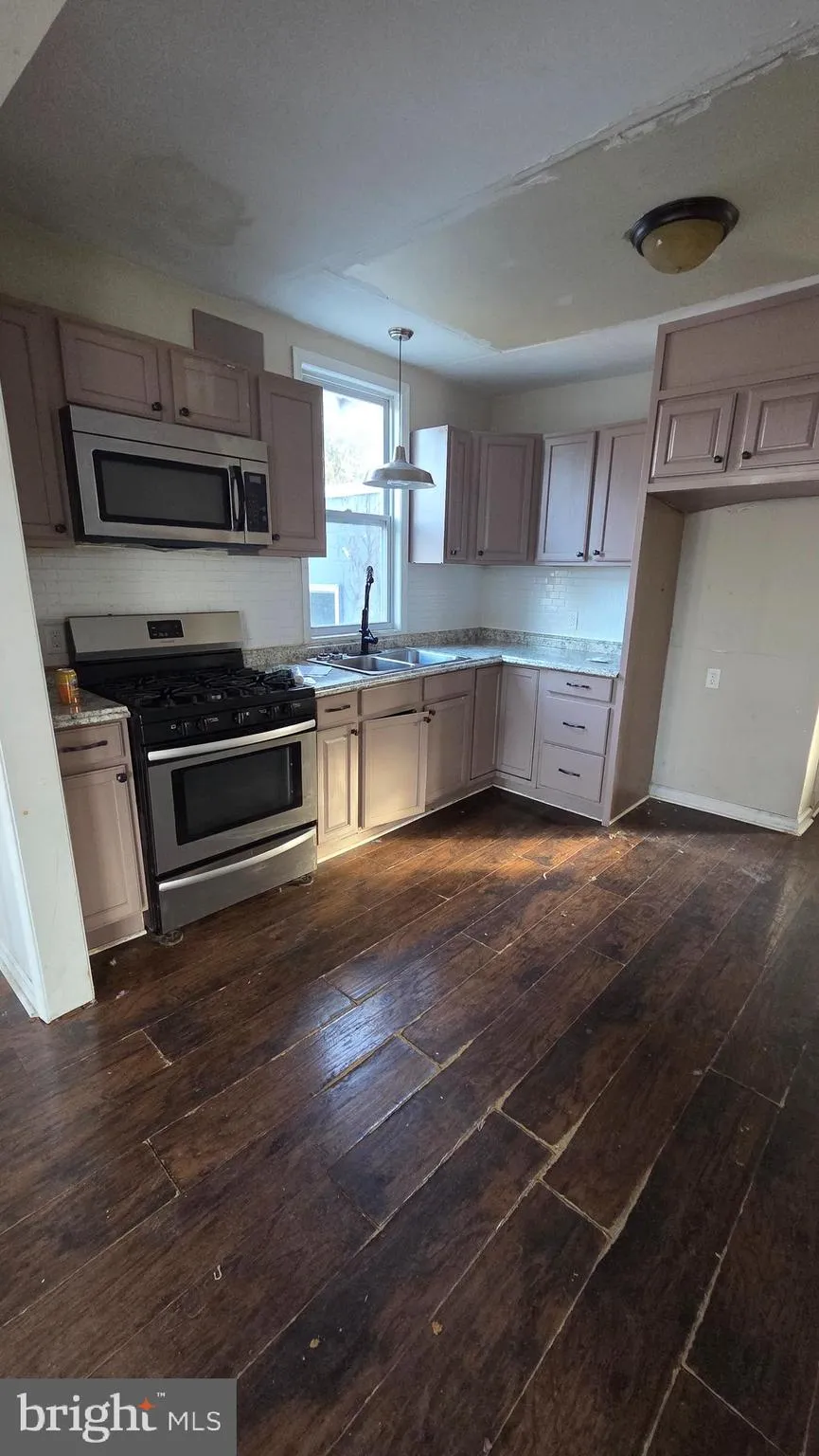 York, Pennsylvania 17408, United States, 4 Bedrooms Bedrooms, ,2 BathroomsBathrooms,Residential,Active,254530