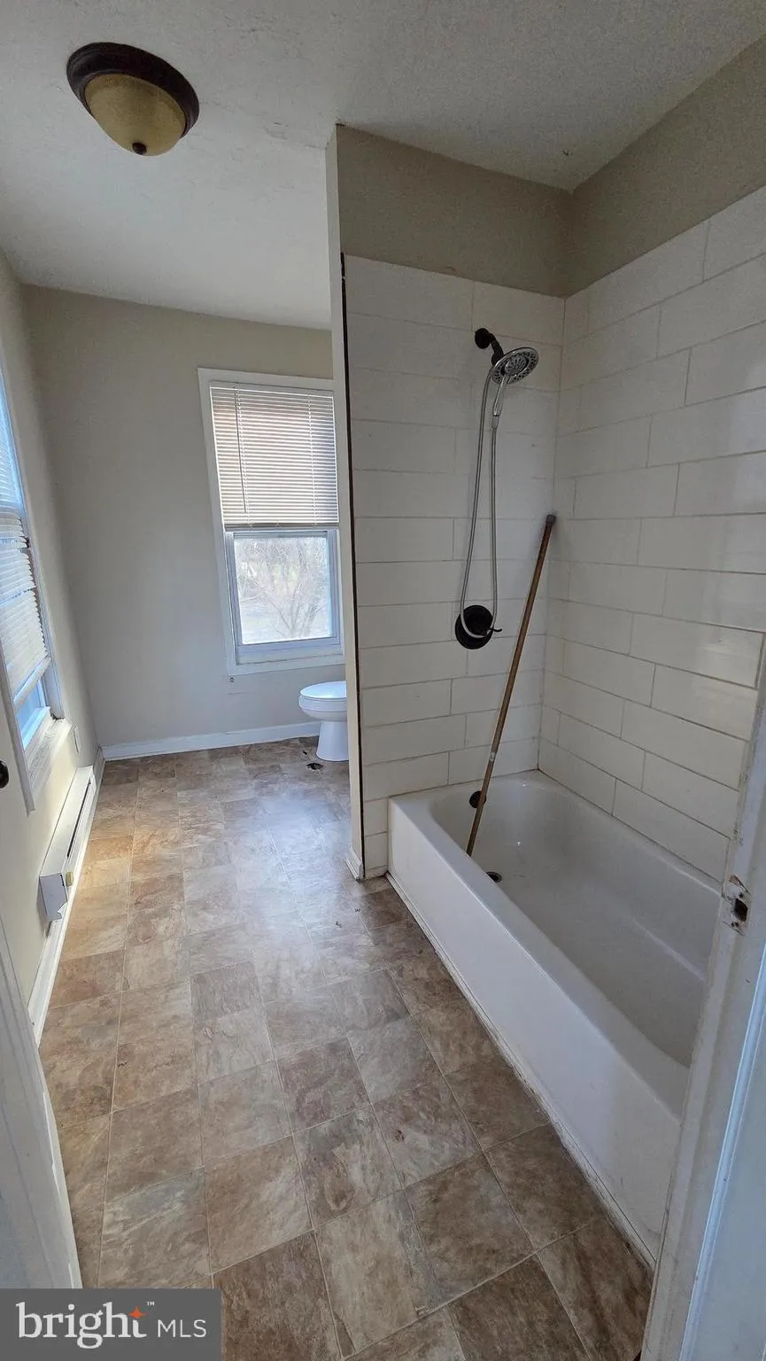 York, Pennsylvania 17408, United States, 4 Bedrooms Bedrooms, ,2 BathroomsBathrooms,Residential,Active,254530