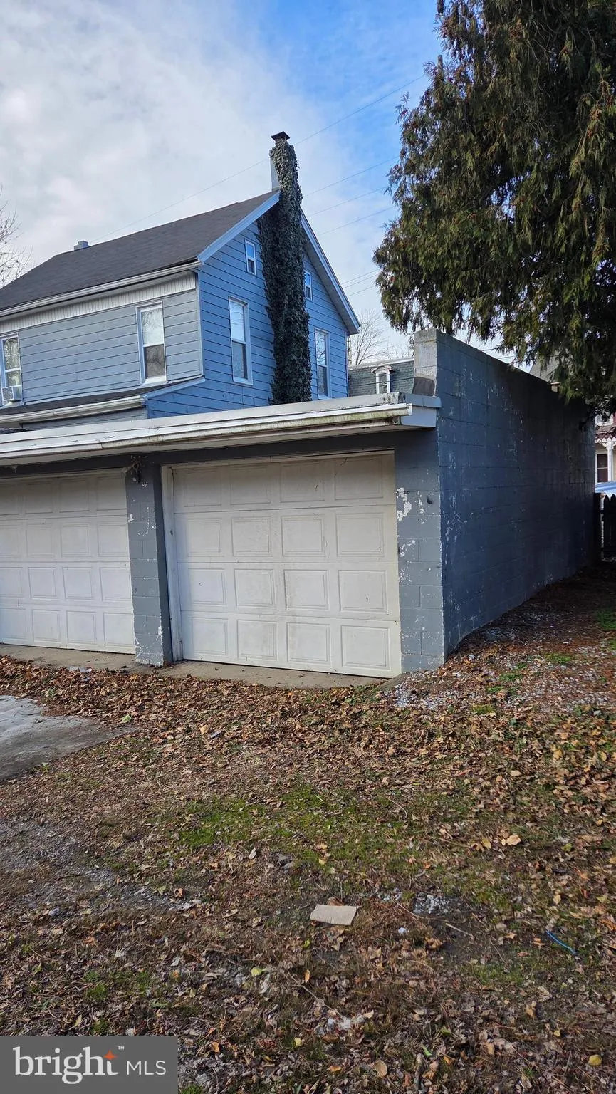 York, Pennsylvania 17408, United States, 4 Bedrooms Bedrooms, ,2 BathroomsBathrooms,Residential,Active,254530