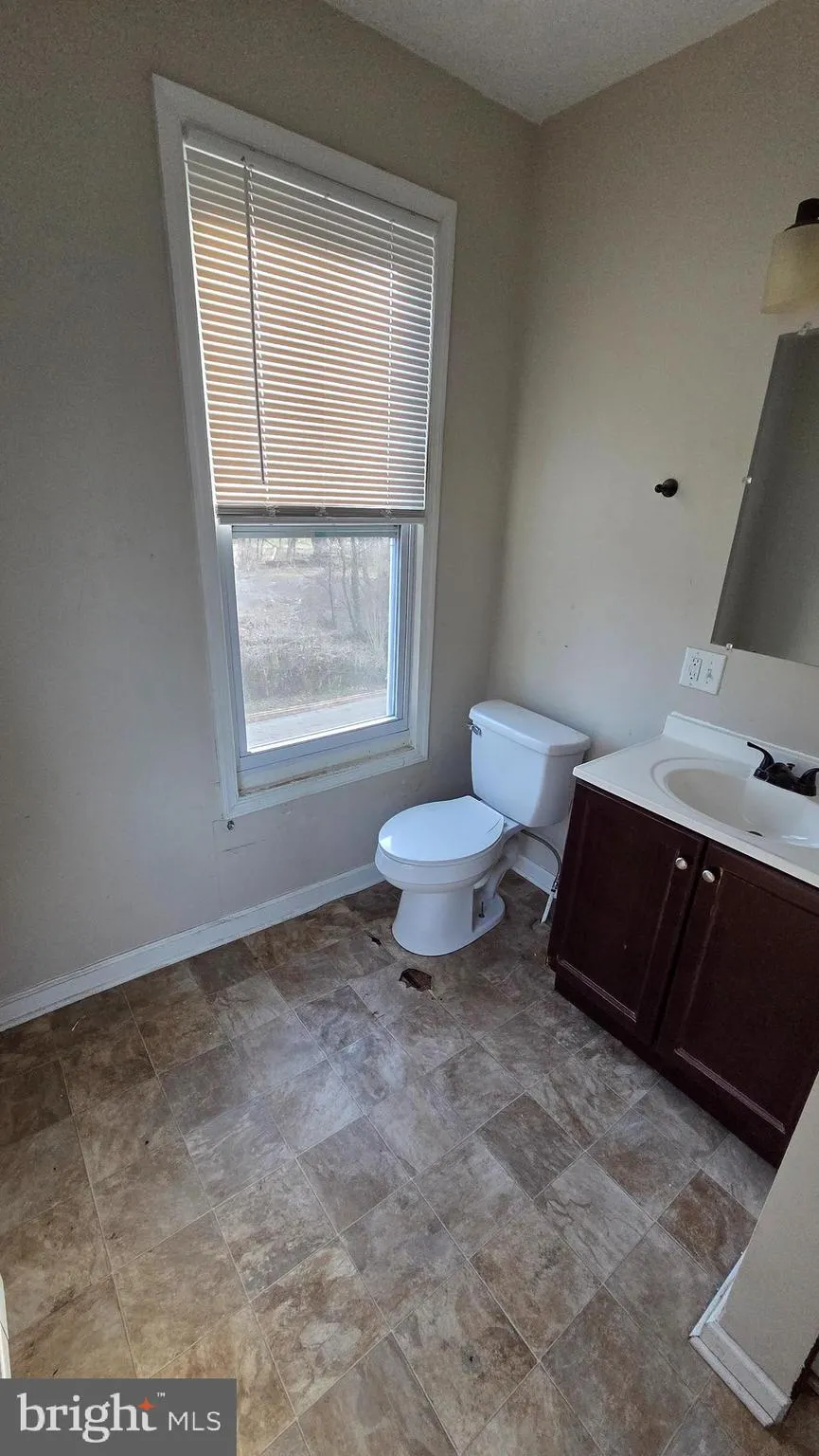 York, Pennsylvania 17408, United States, 4 Bedrooms Bedrooms, ,2 BathroomsBathrooms,Residential,Active,254530