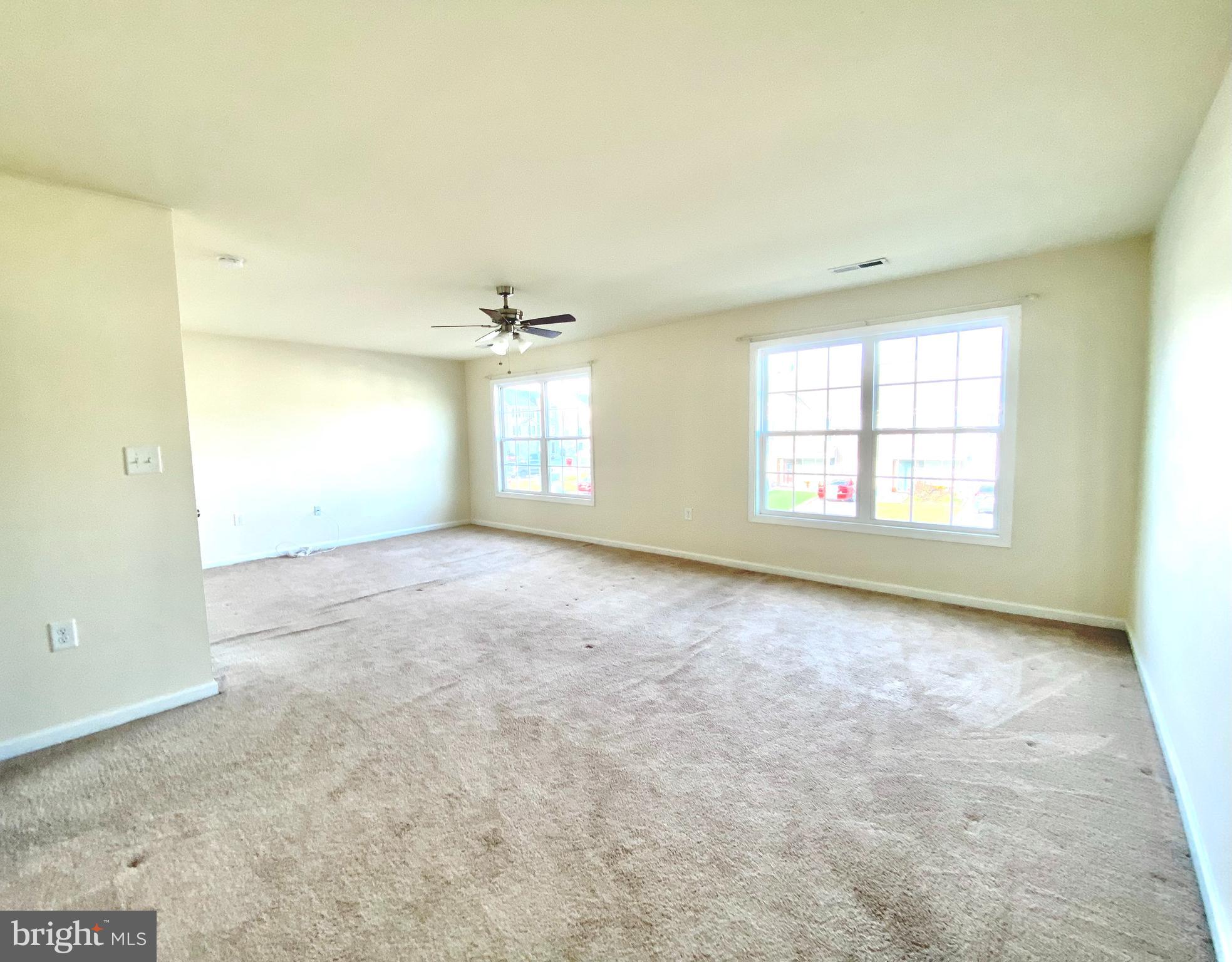 THE TOWNES AT OAKHURST - Residential Lease