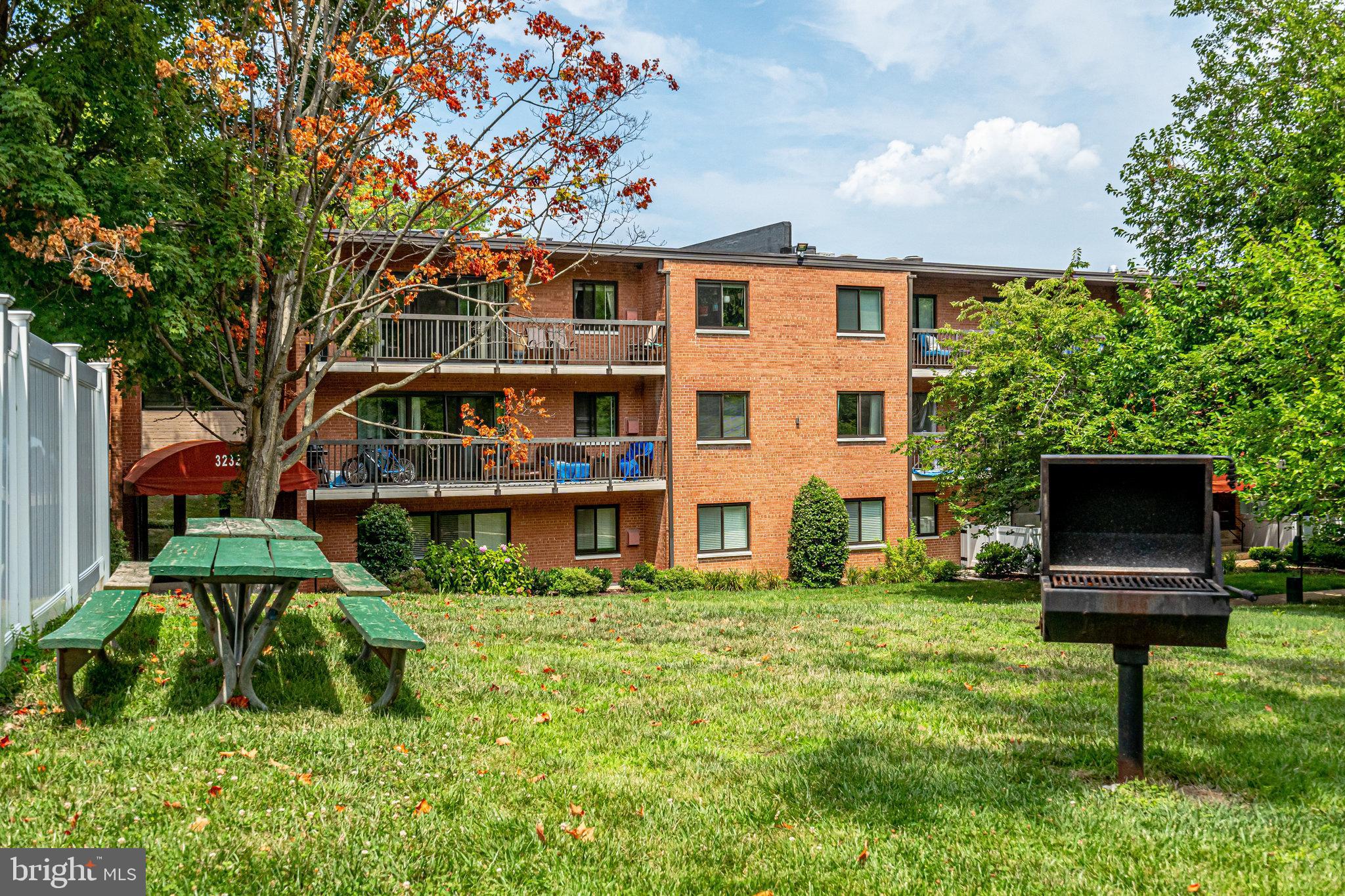 BOLLING BROOK - Residential