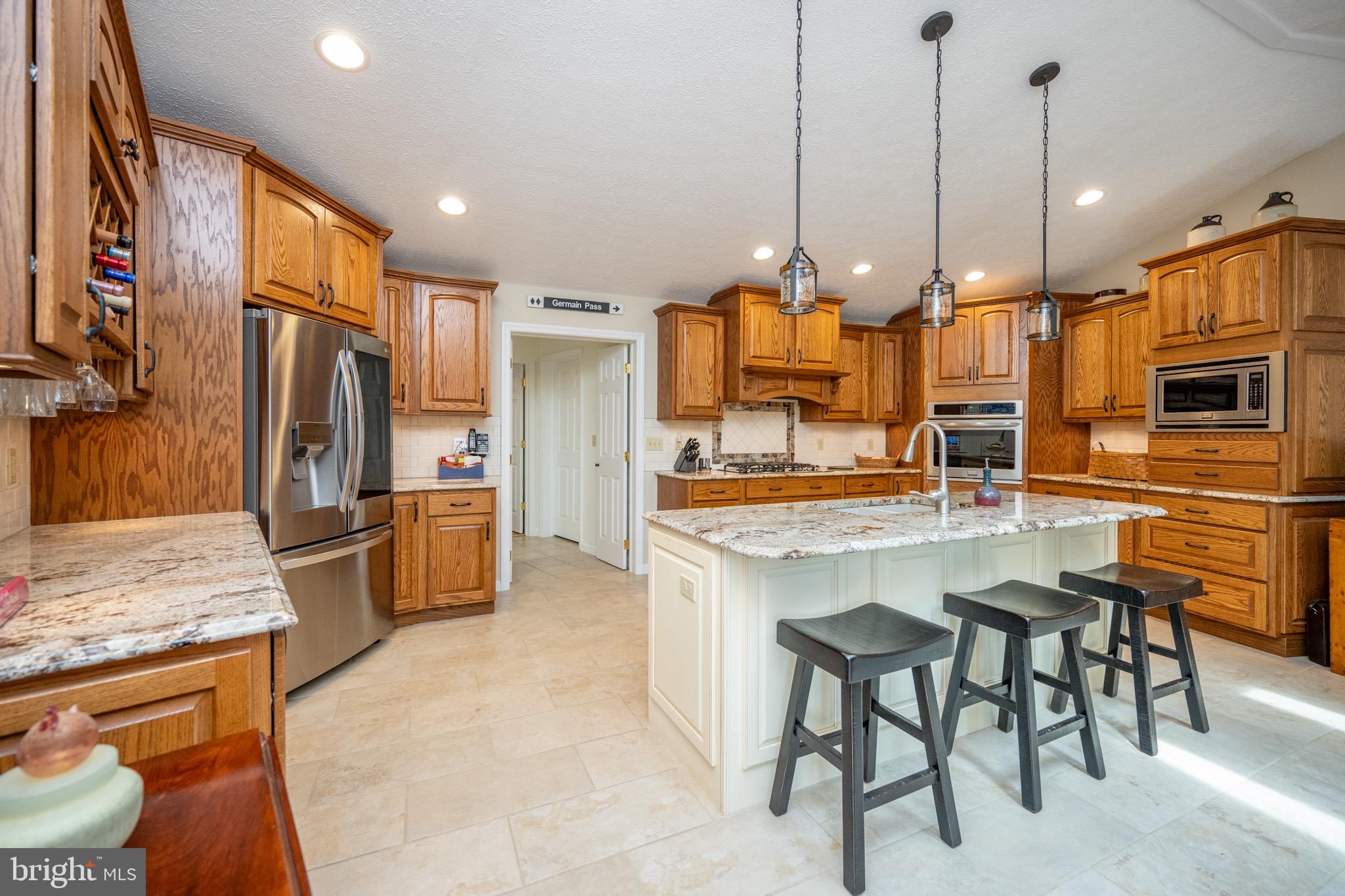 LAKE FOREST ESTATES - Residential