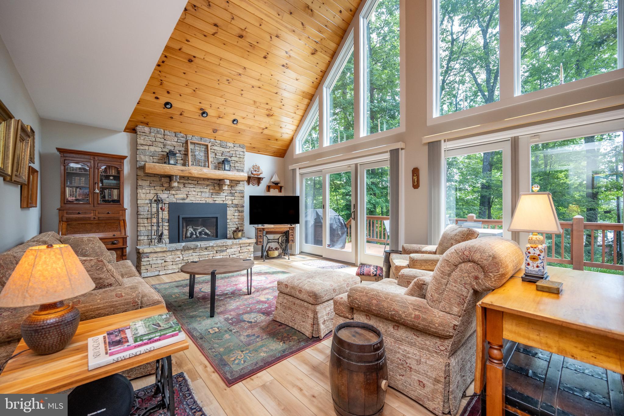 LAKE FOREST ESTATES - Residential