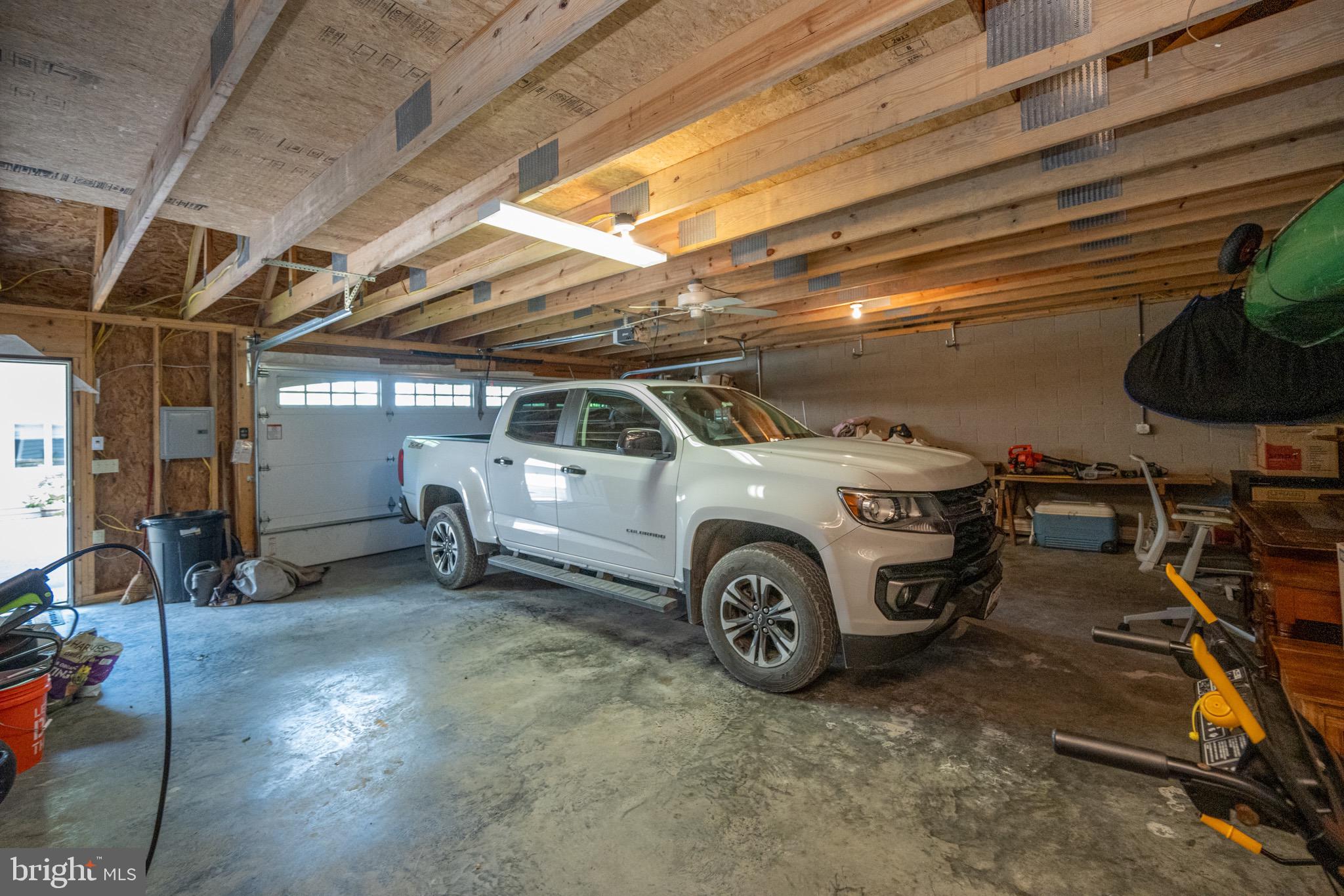 LAKE FOREST ESTATES - Residential