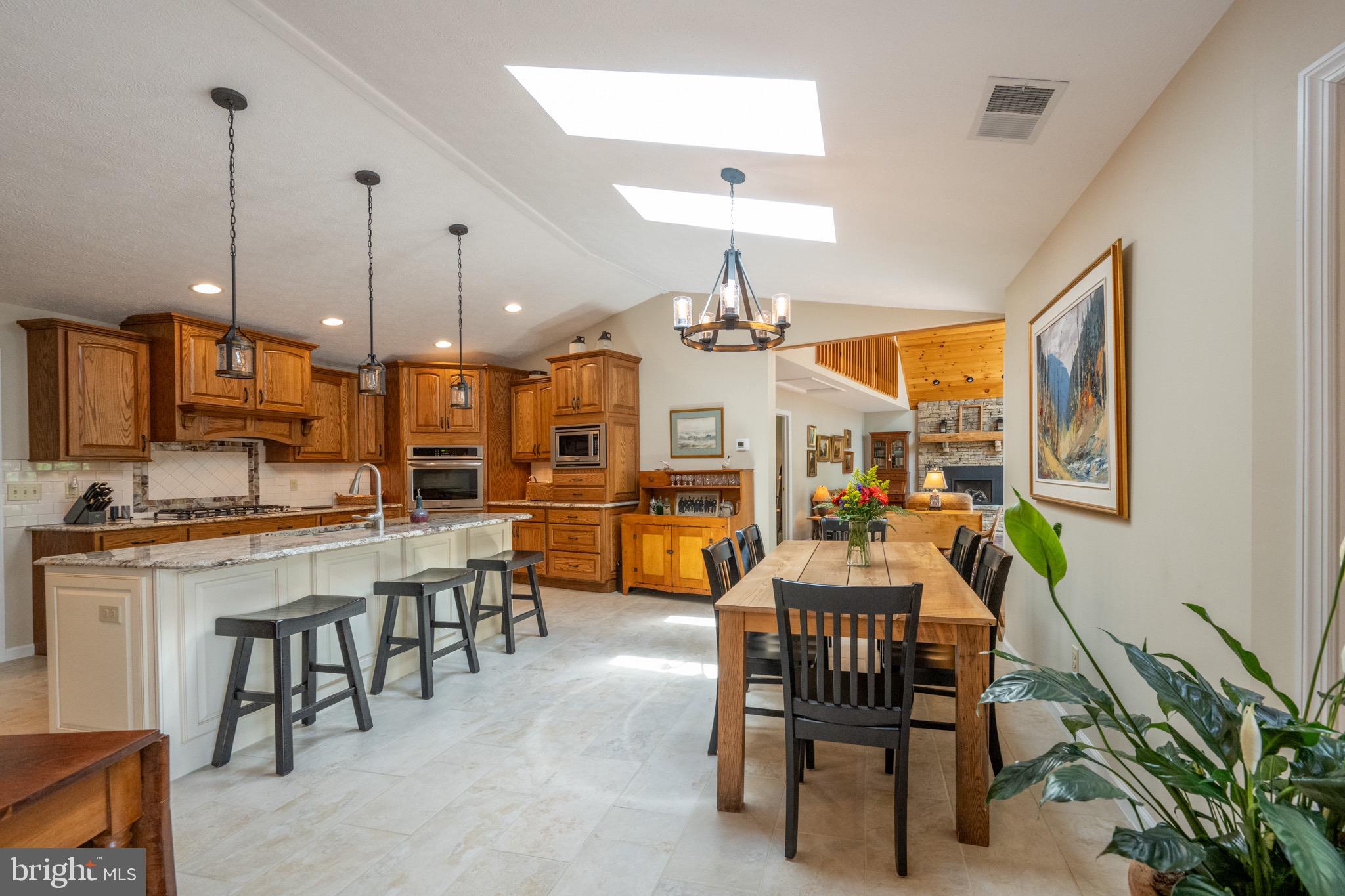 LAKE FOREST ESTATES - Residential