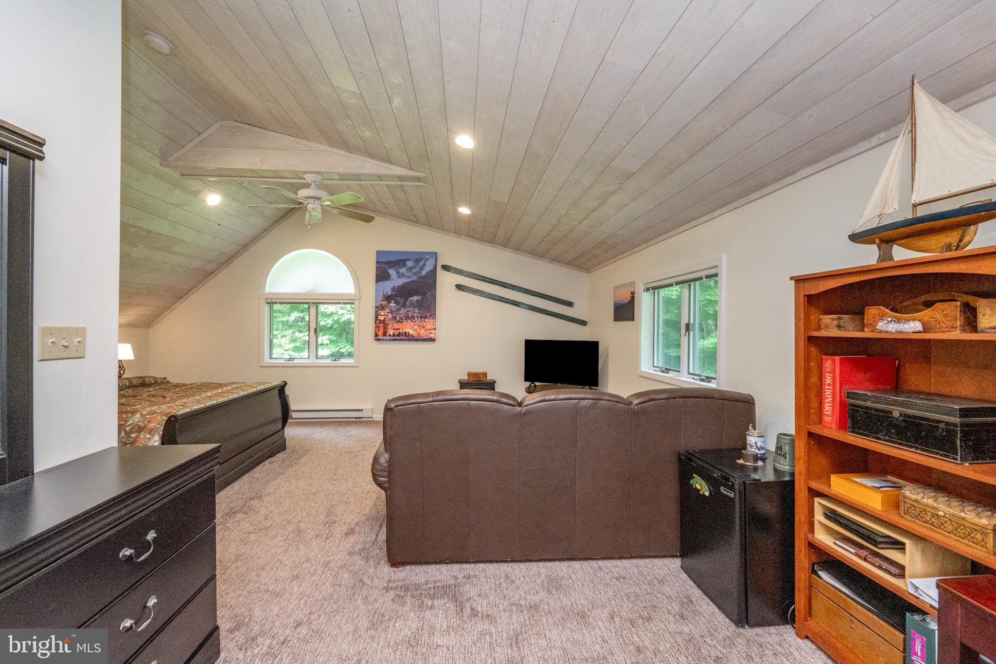 LAKE FOREST ESTATES - Residential