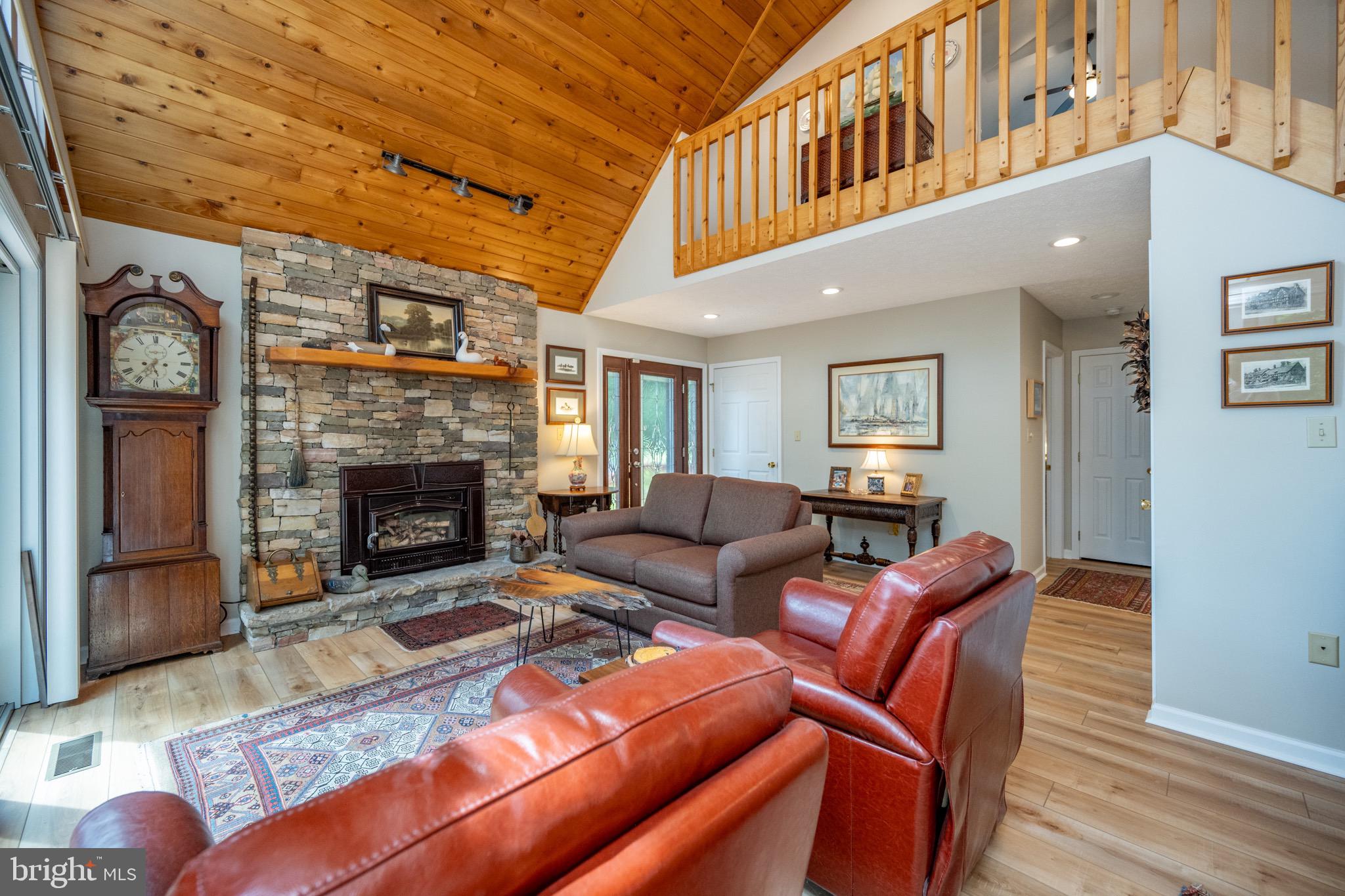 LAKE FOREST ESTATES - Residential