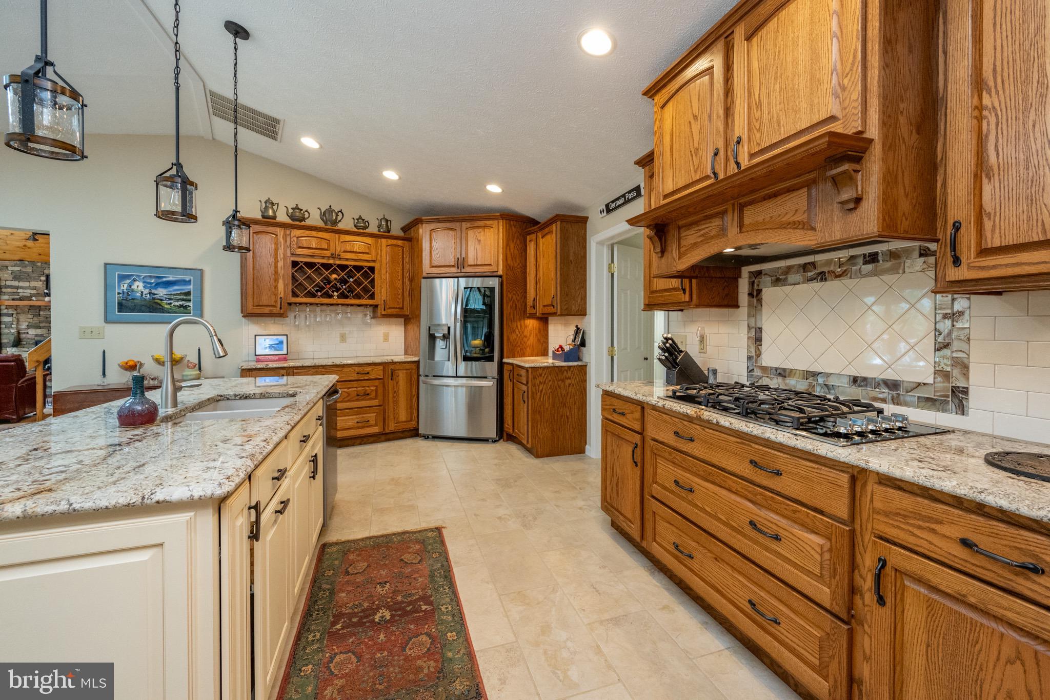 LAKE FOREST ESTATES - Residential