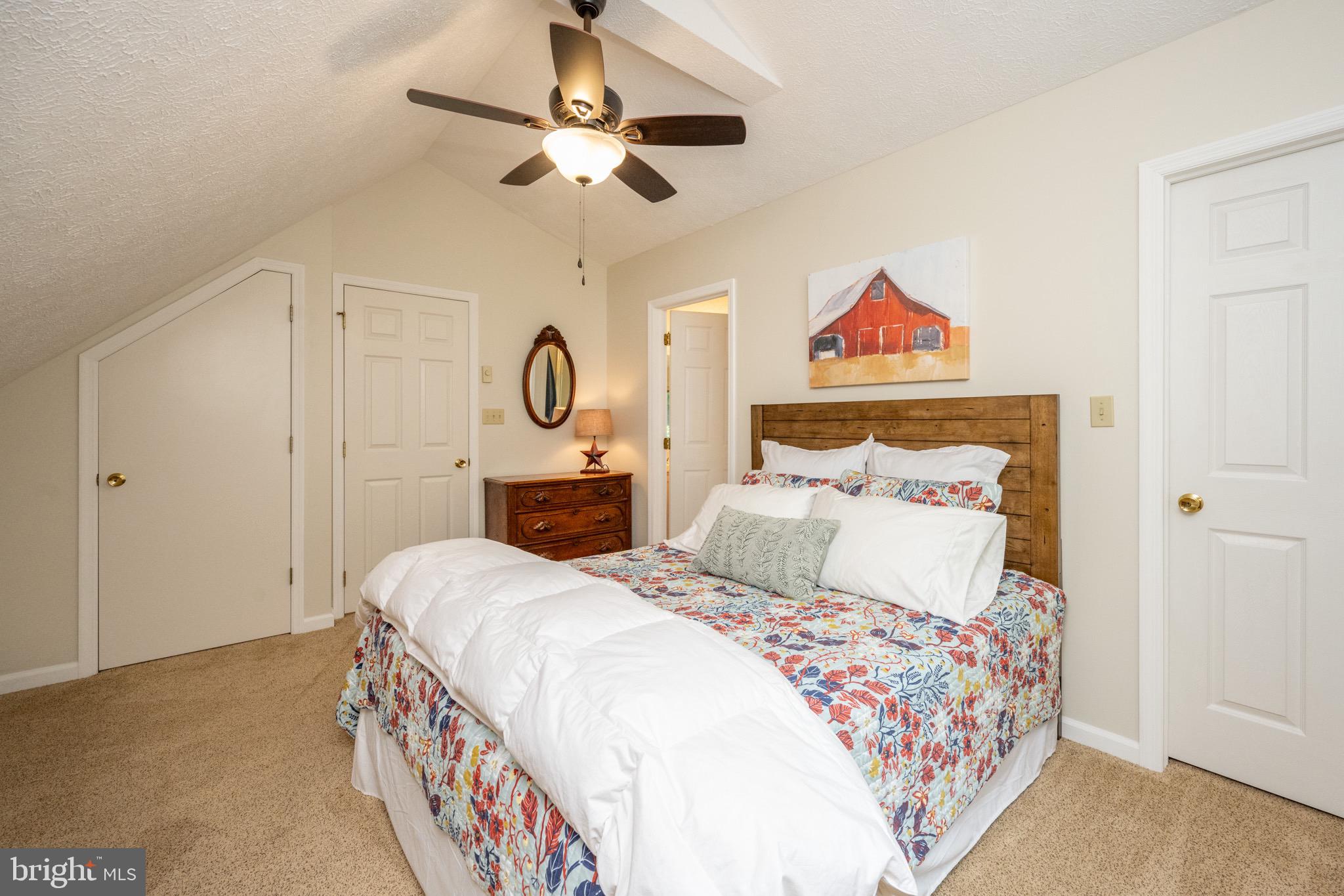 LAKE FOREST ESTATES - Residential