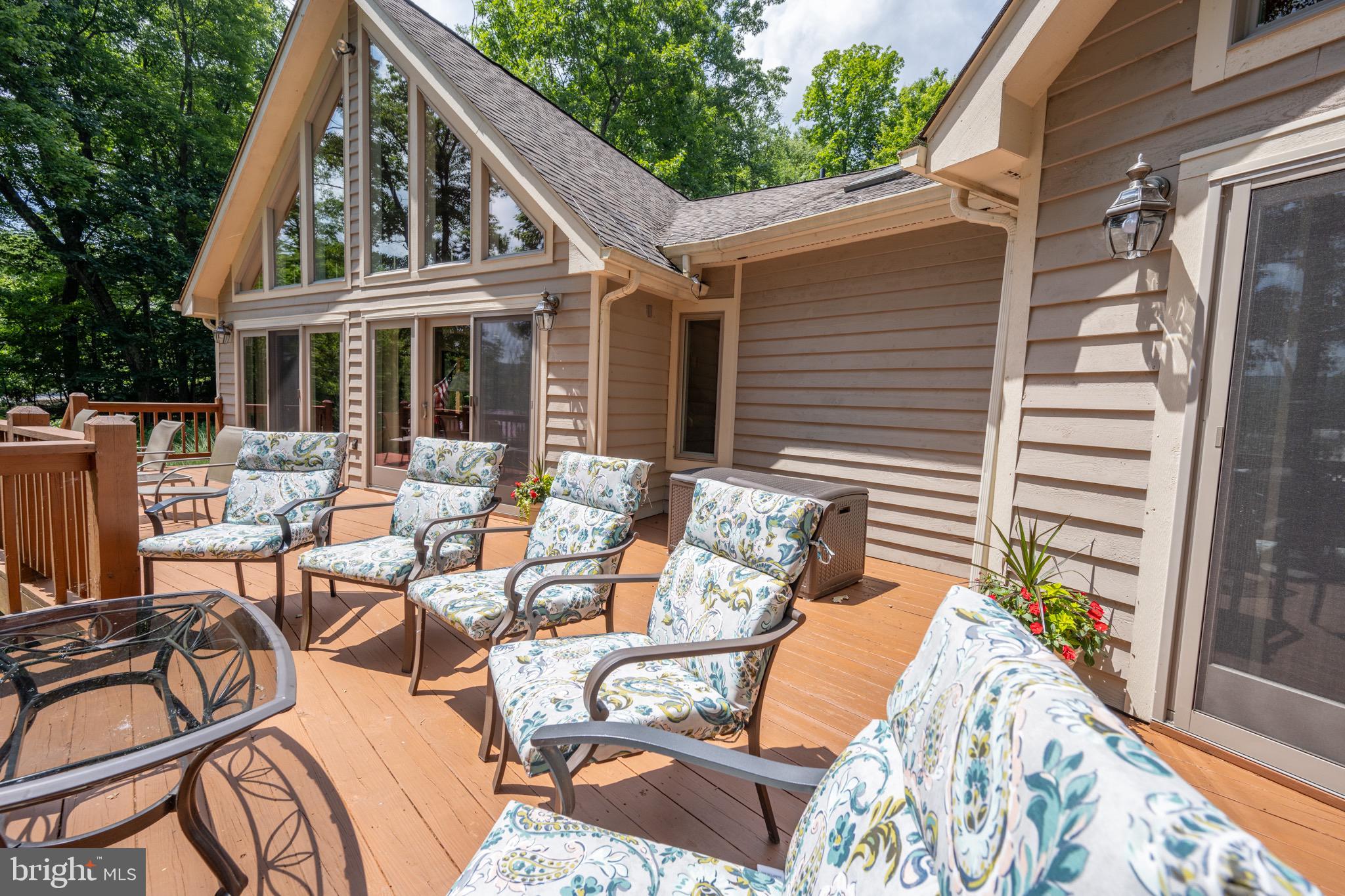 LAKE FOREST ESTATES - Residential