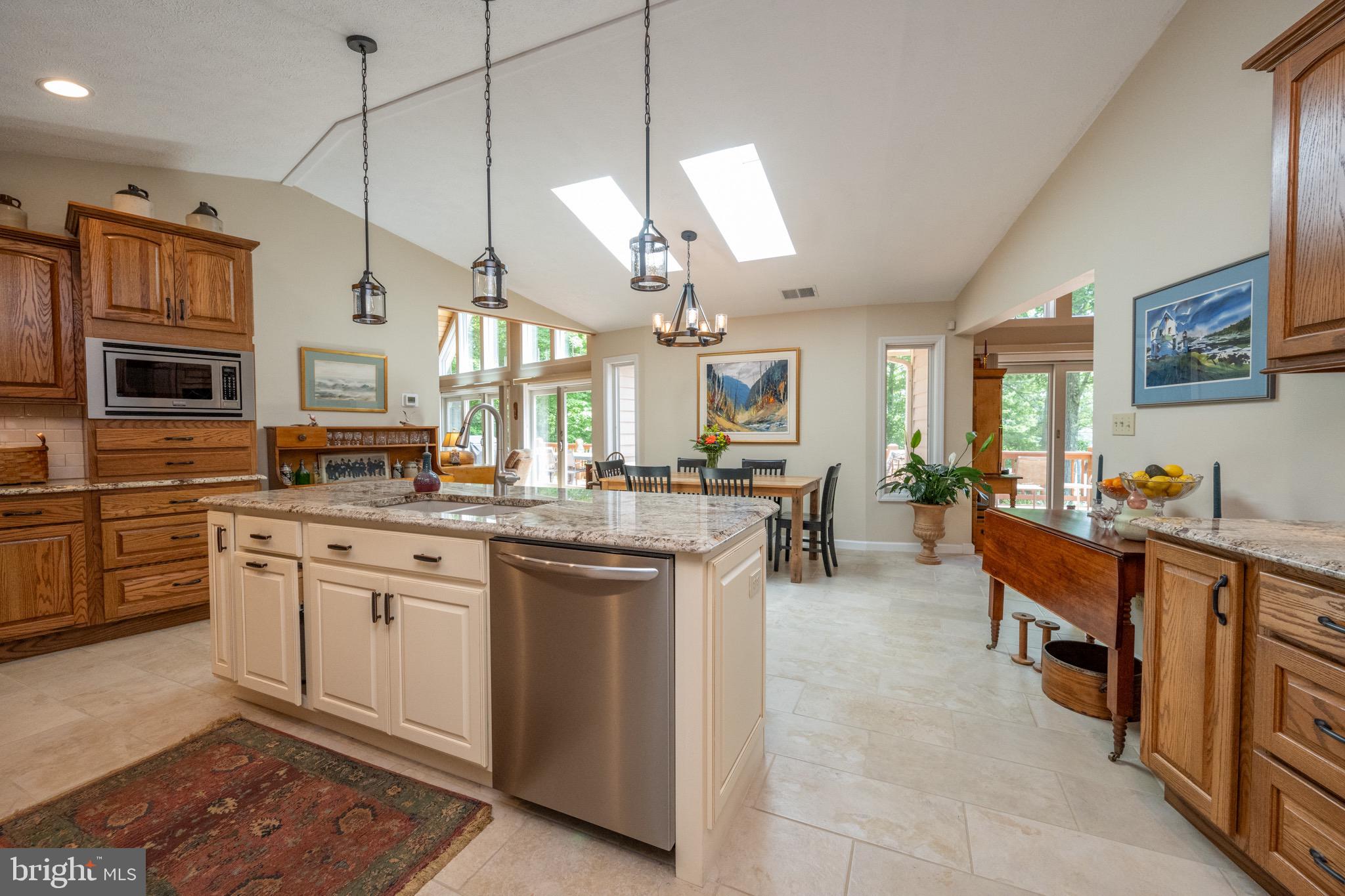 LAKE FOREST ESTATES - Residential