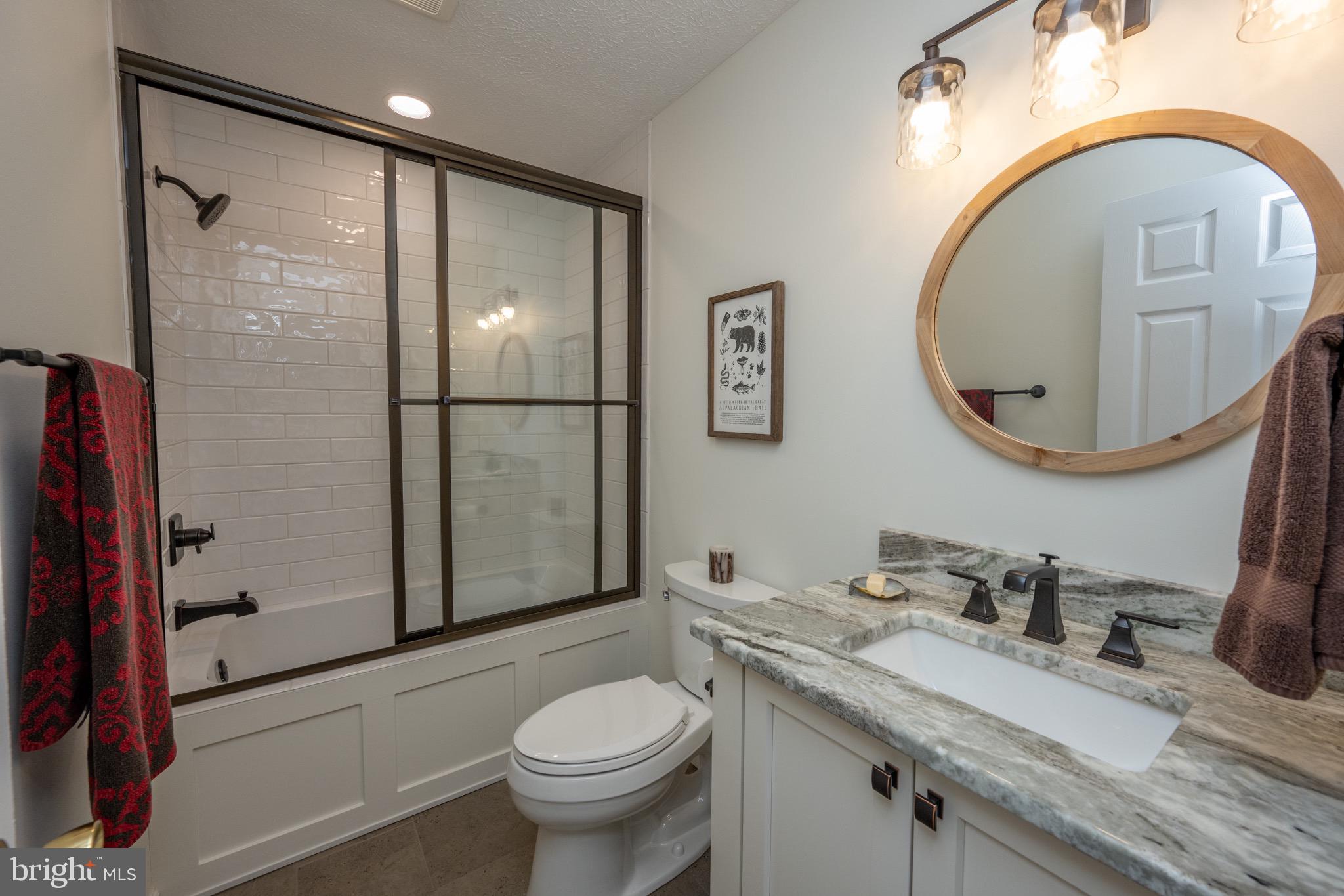 LAKE FOREST ESTATES - Residential