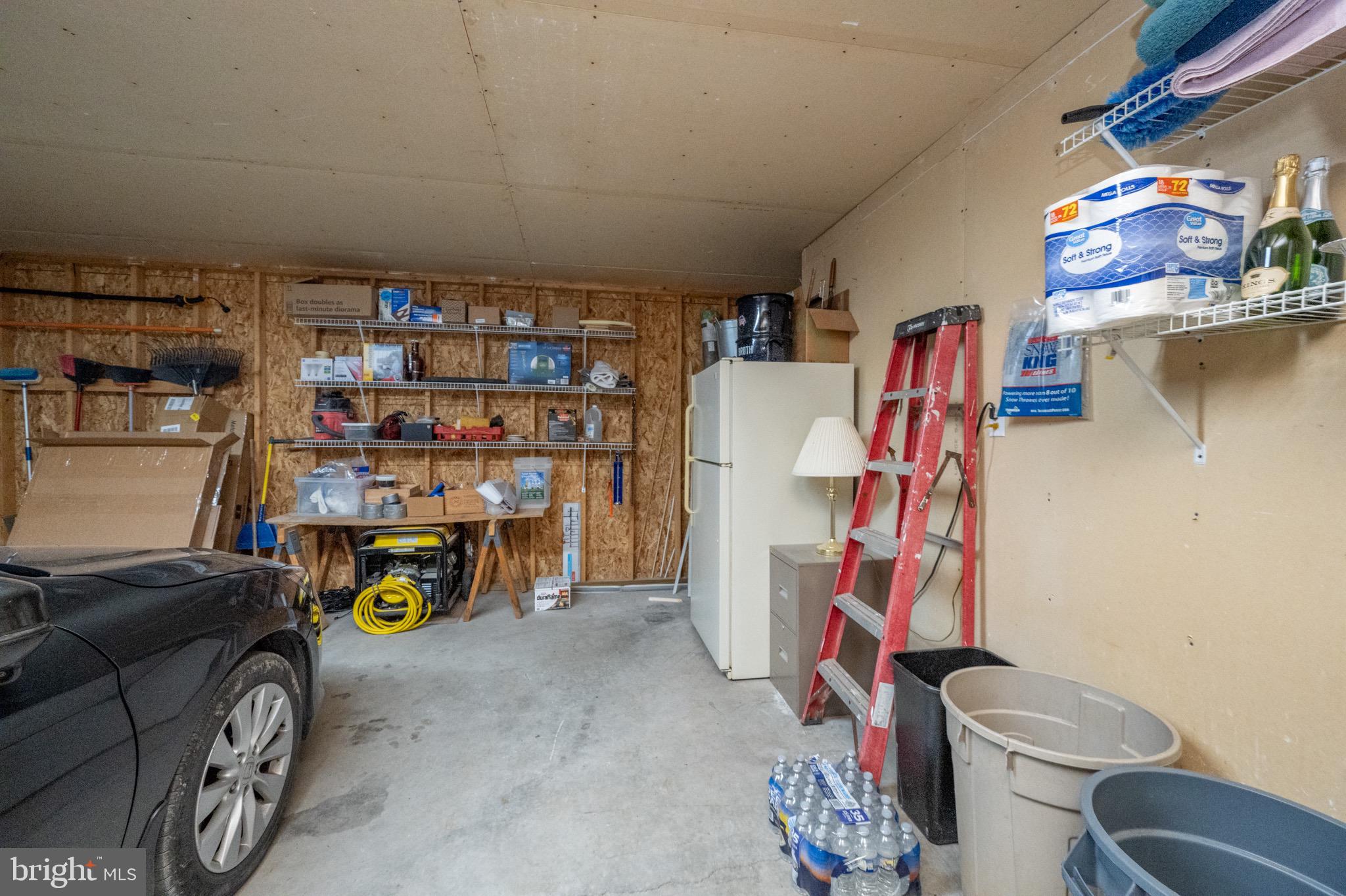 LAKE FOREST ESTATES - Residential