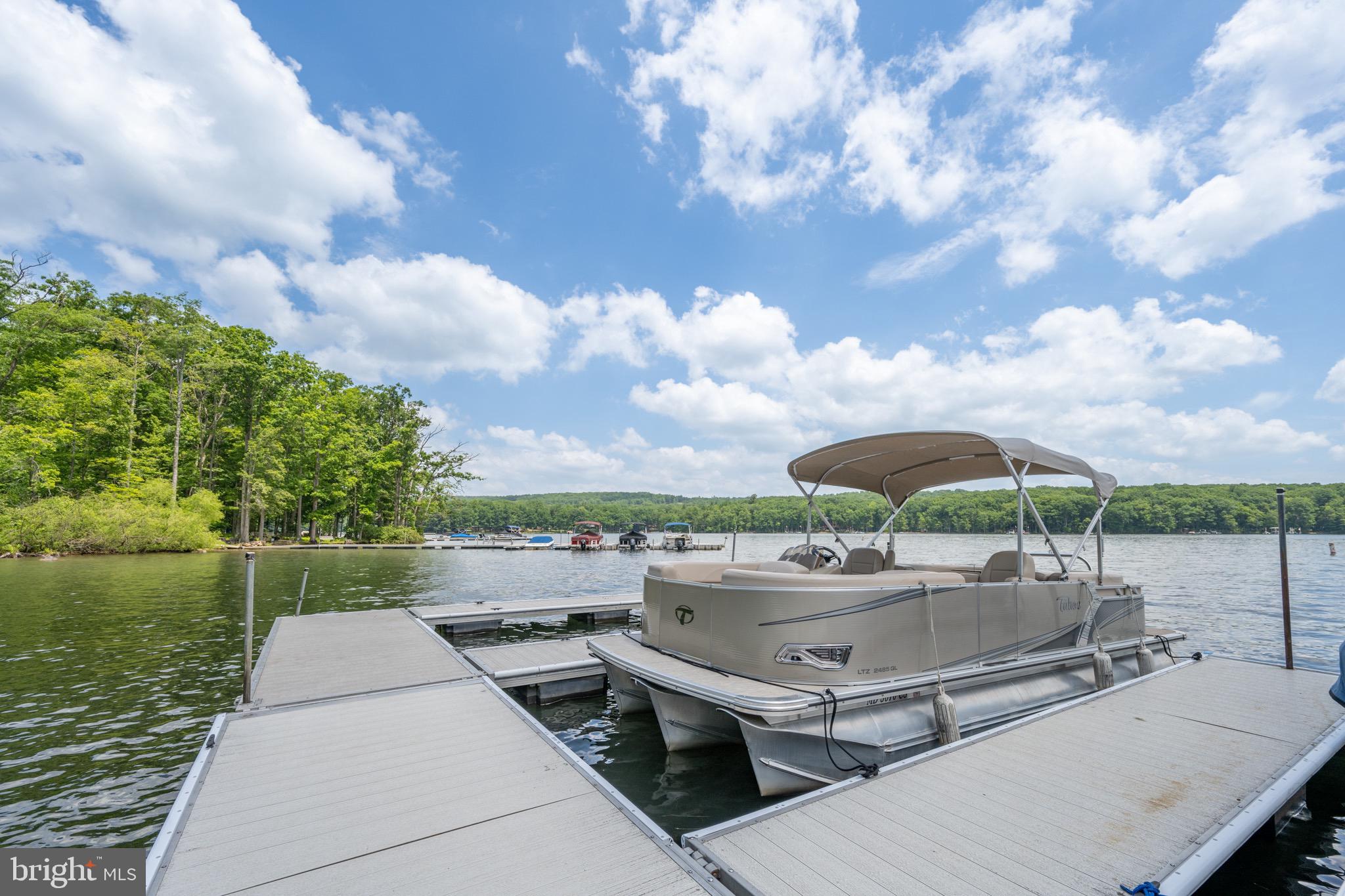 LAKE FOREST ESTATES - Residential