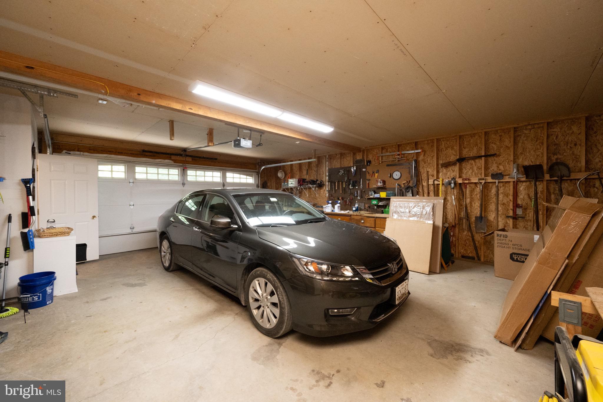 LAKE FOREST ESTATES - Residential