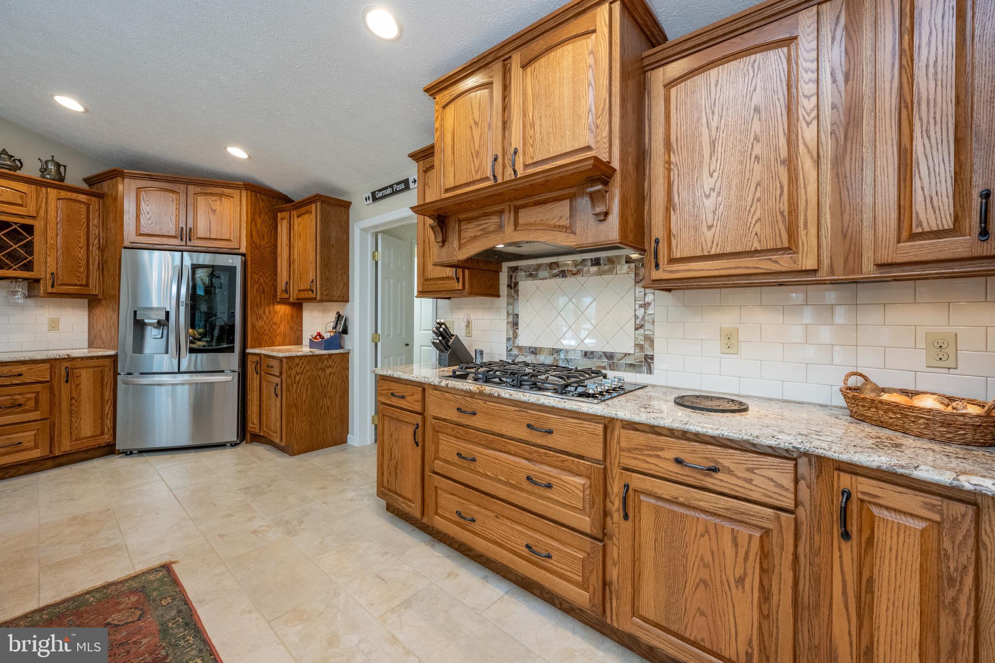 LAKE FOREST ESTATES - Residential