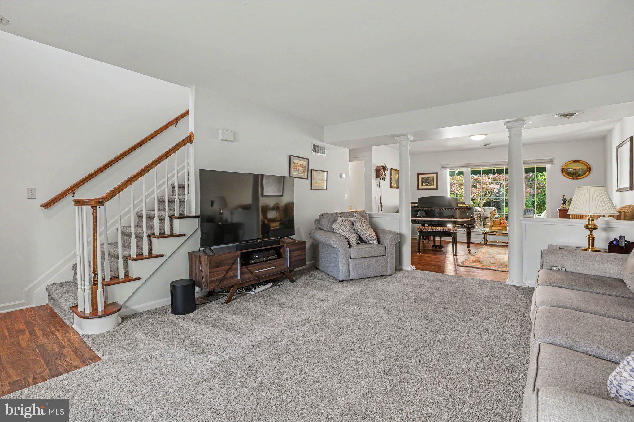 5 WINDCROFT COURT