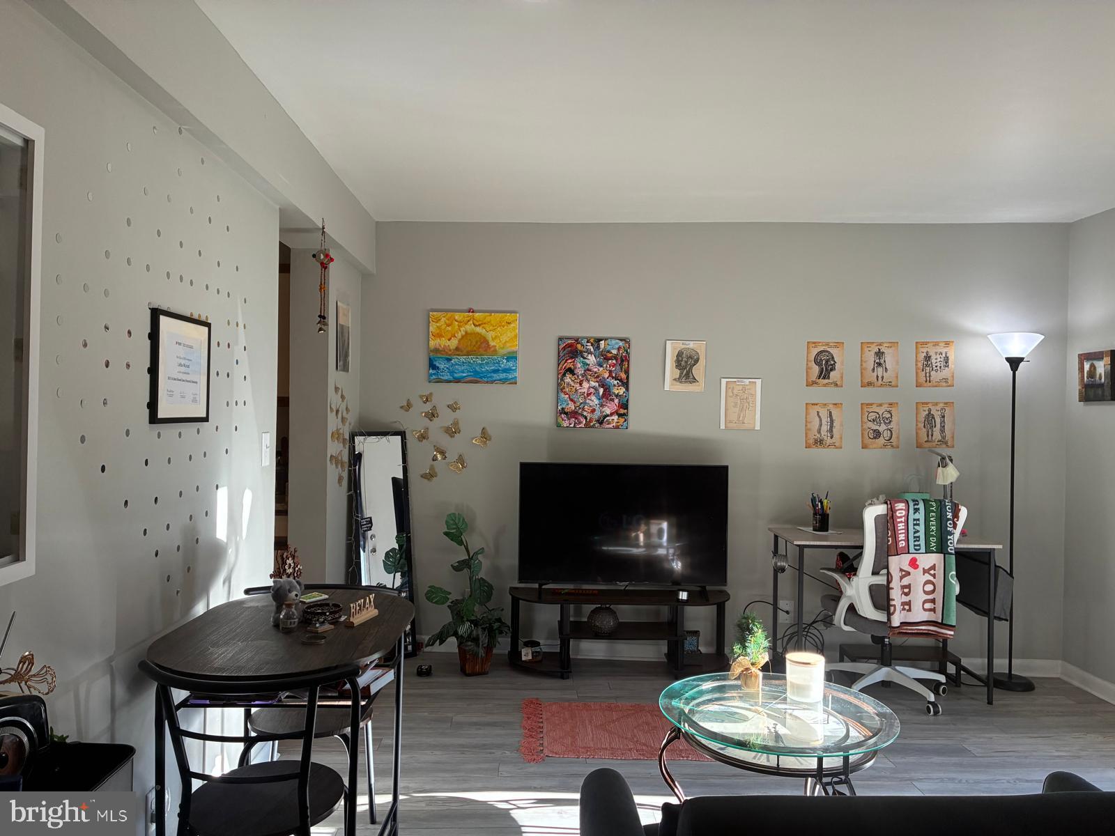 1243 CEDARS COURT B4