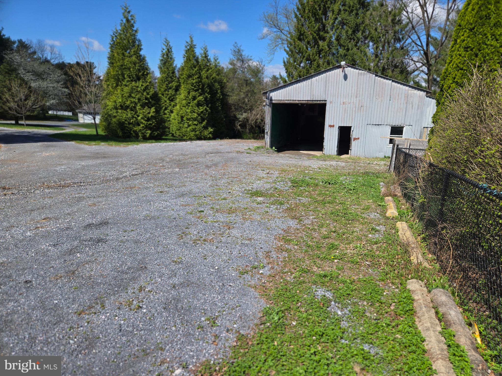 HAMPSTEAD - Residential