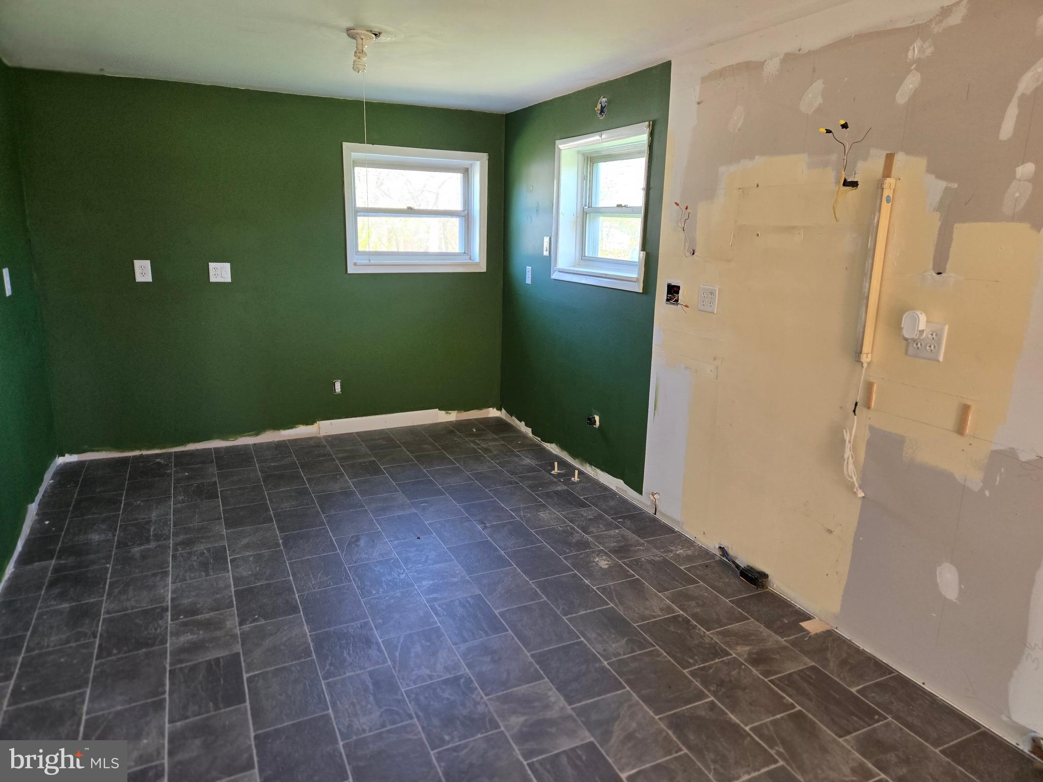 HAMPSTEAD - Residential