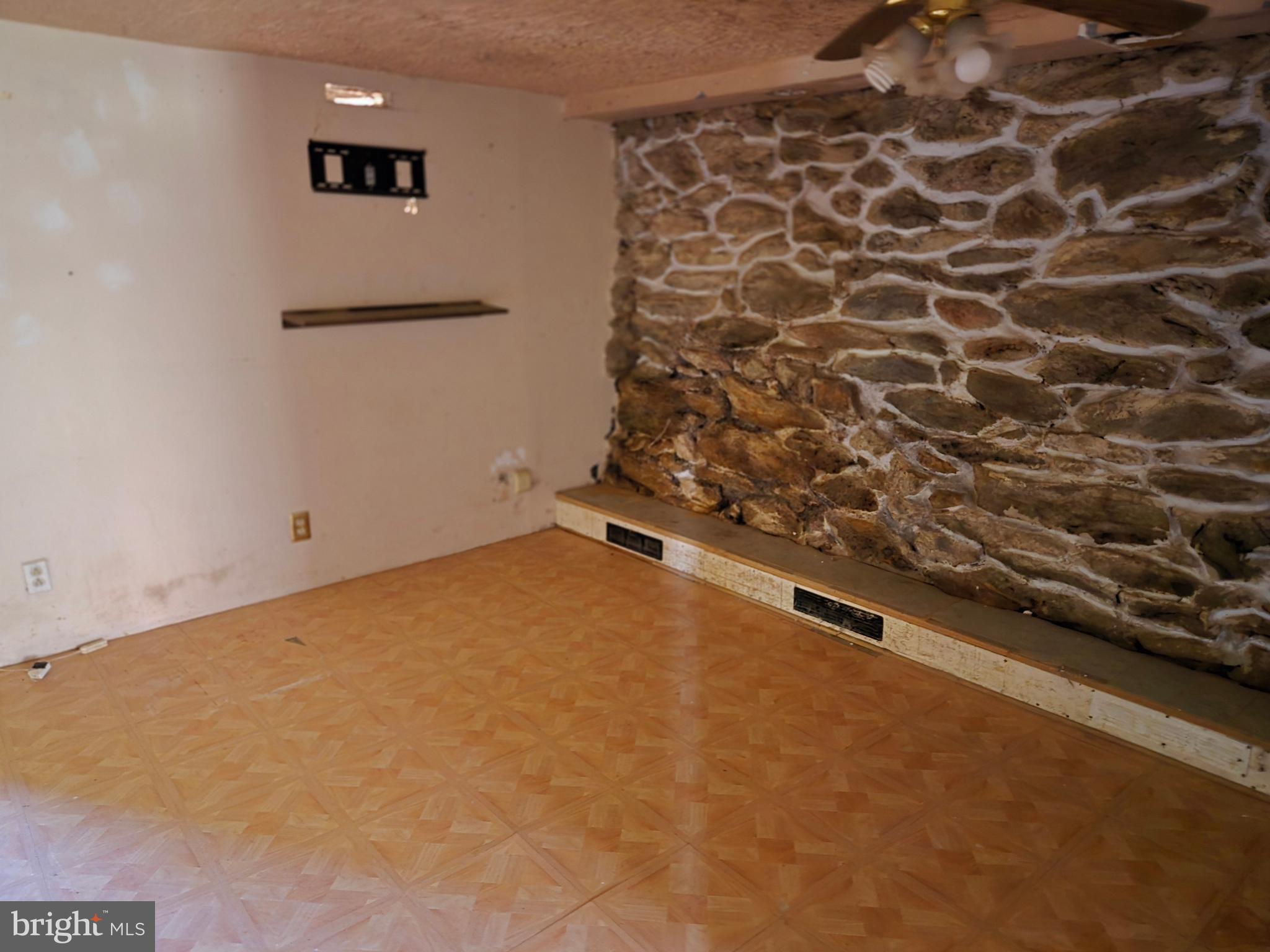 HAMPSTEAD - Residential