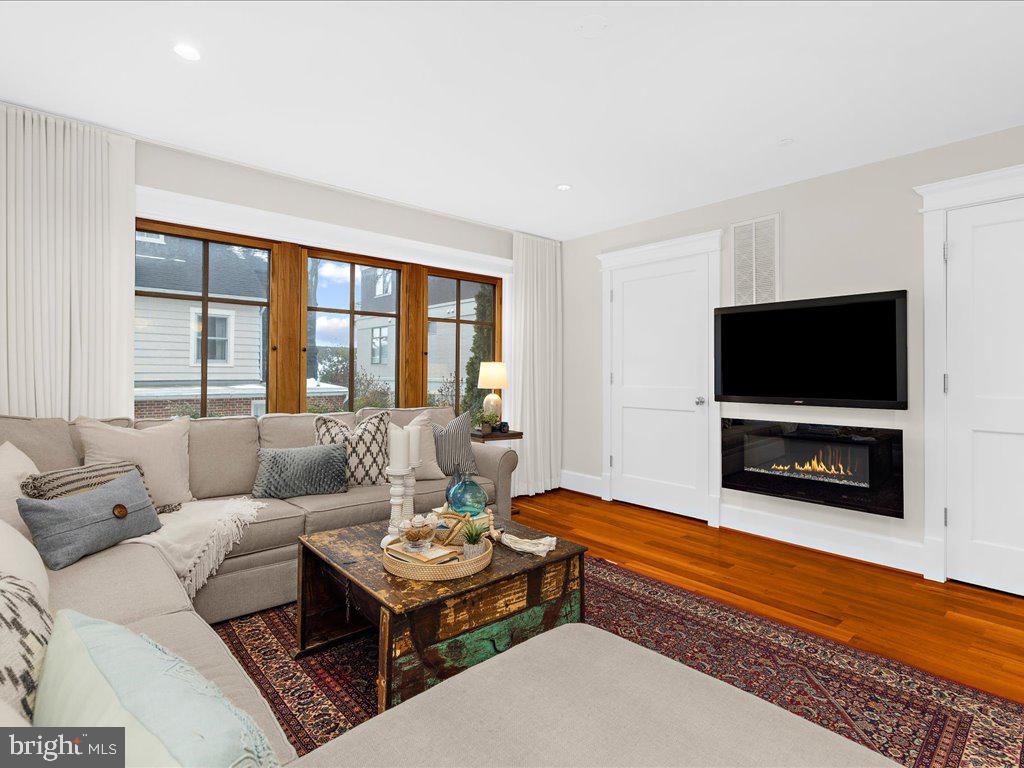 HISTORIC DISTRICT - Residential