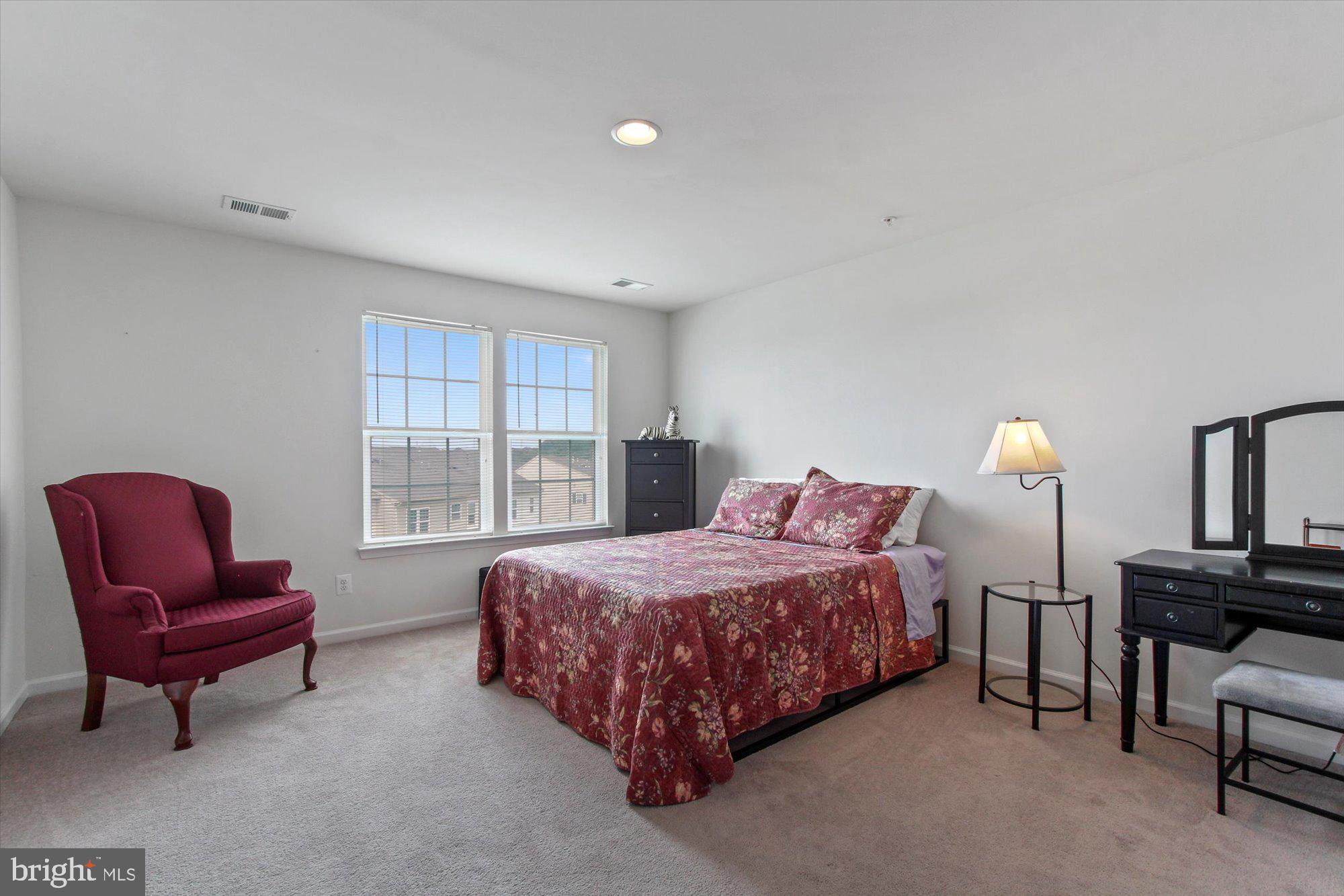 LOGANS RESERVE - Residential