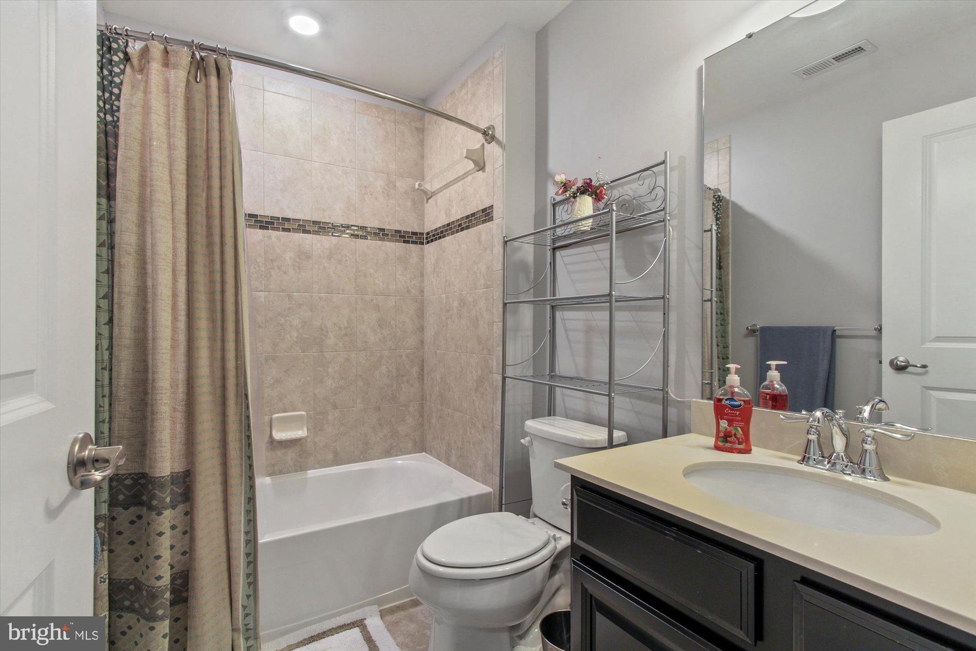 LOGANS RESERVE - Residential