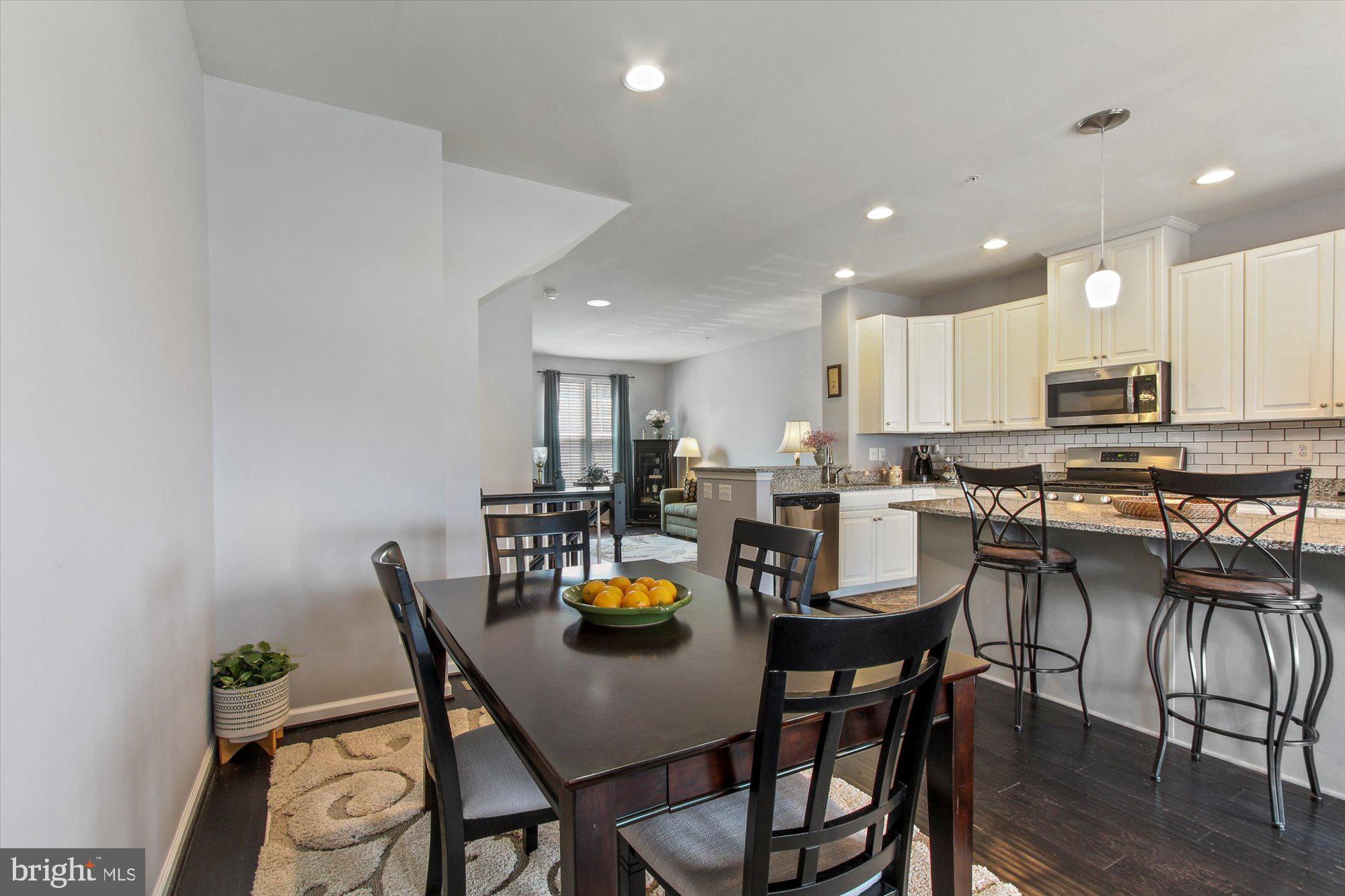 LOGANS RESERVE - Residential