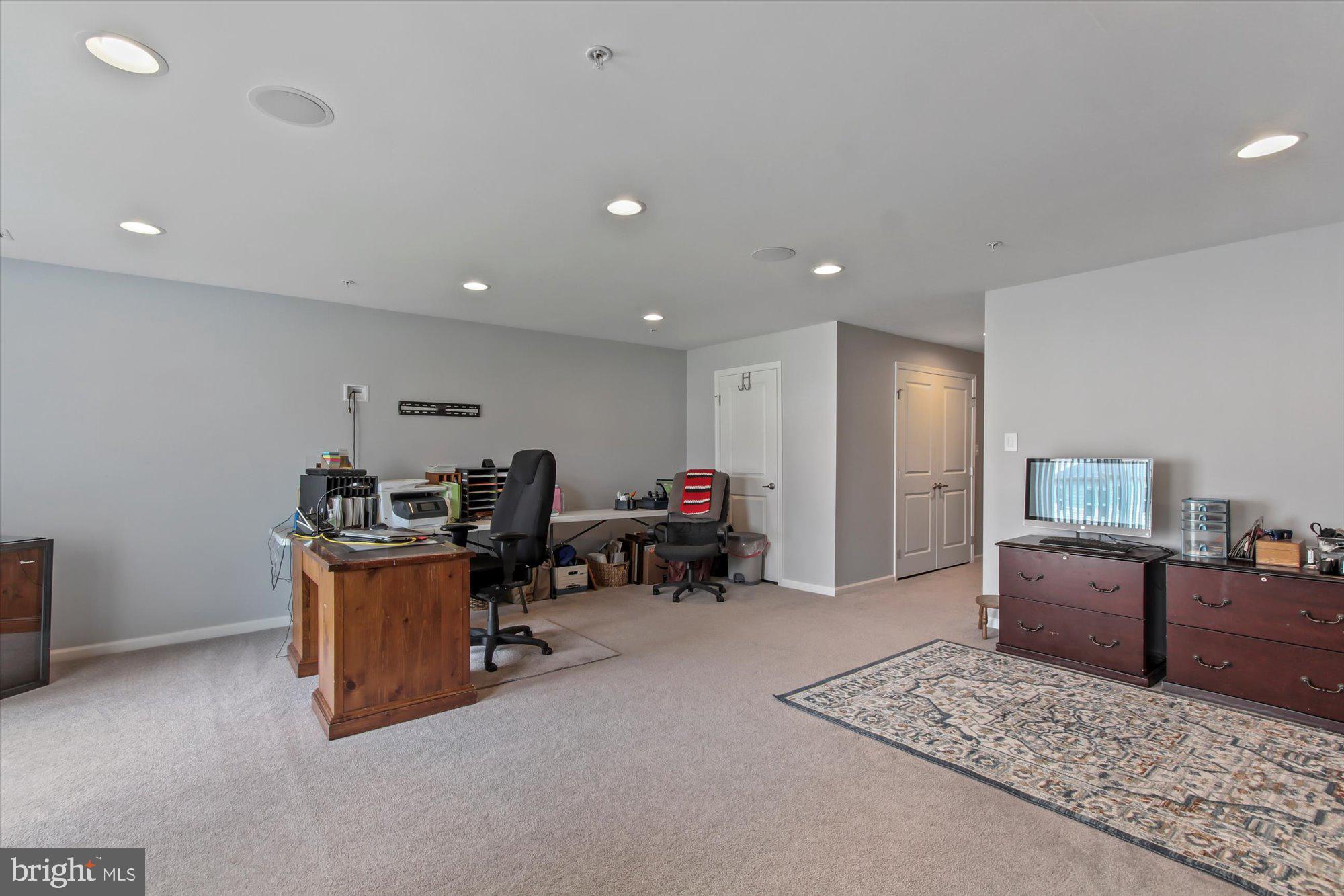 LOGANS RESERVE - Residential