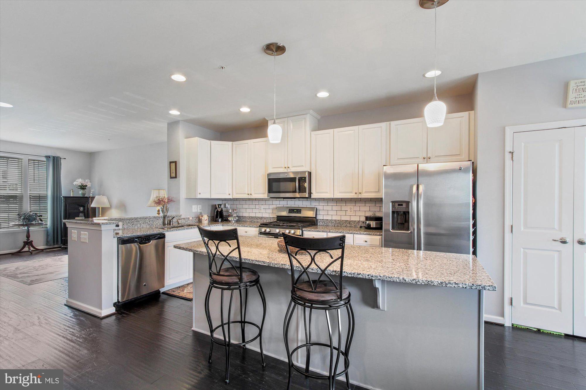 LOGANS RESERVE - Residential