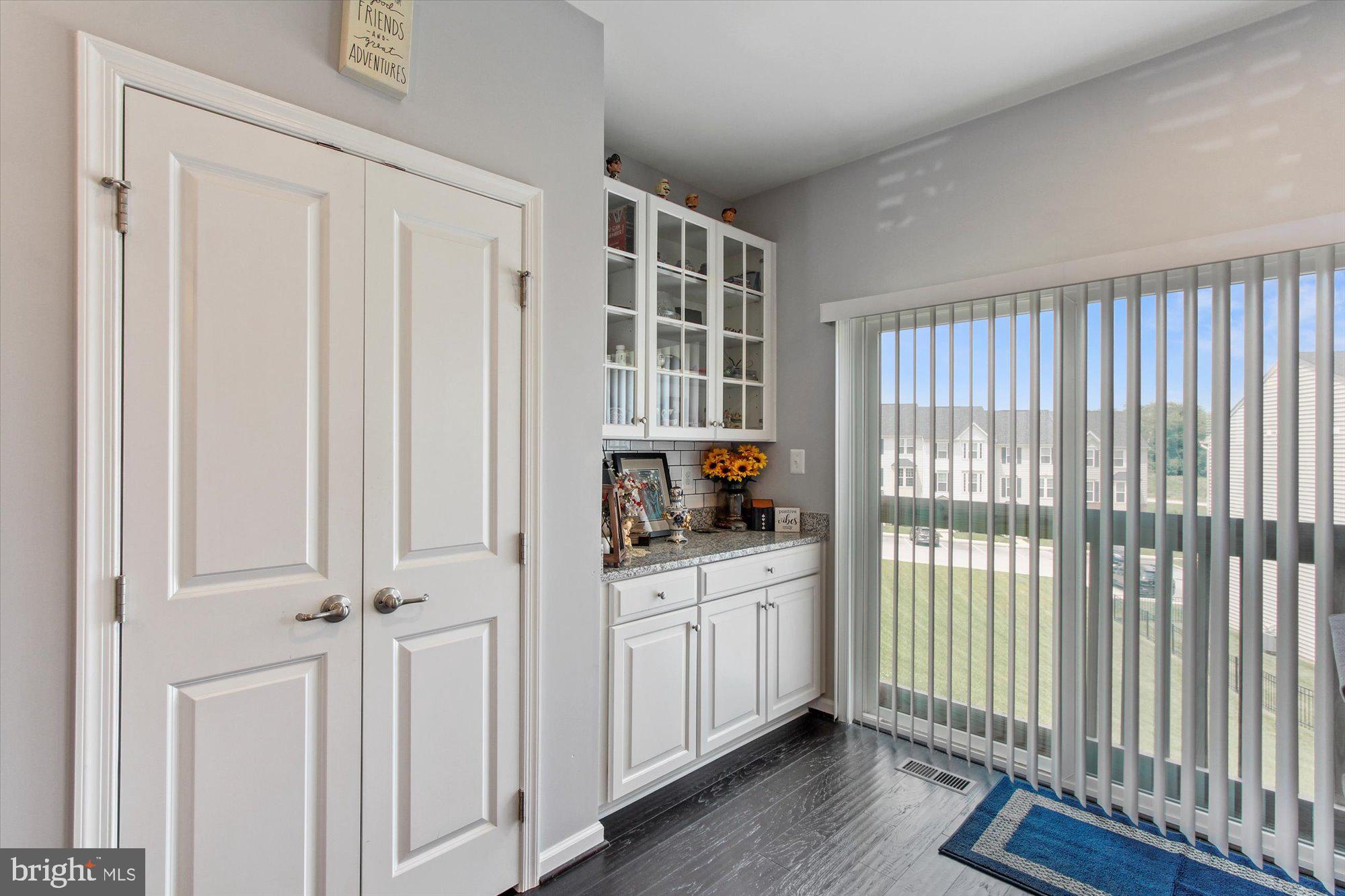 LOGANS RESERVE - Residential