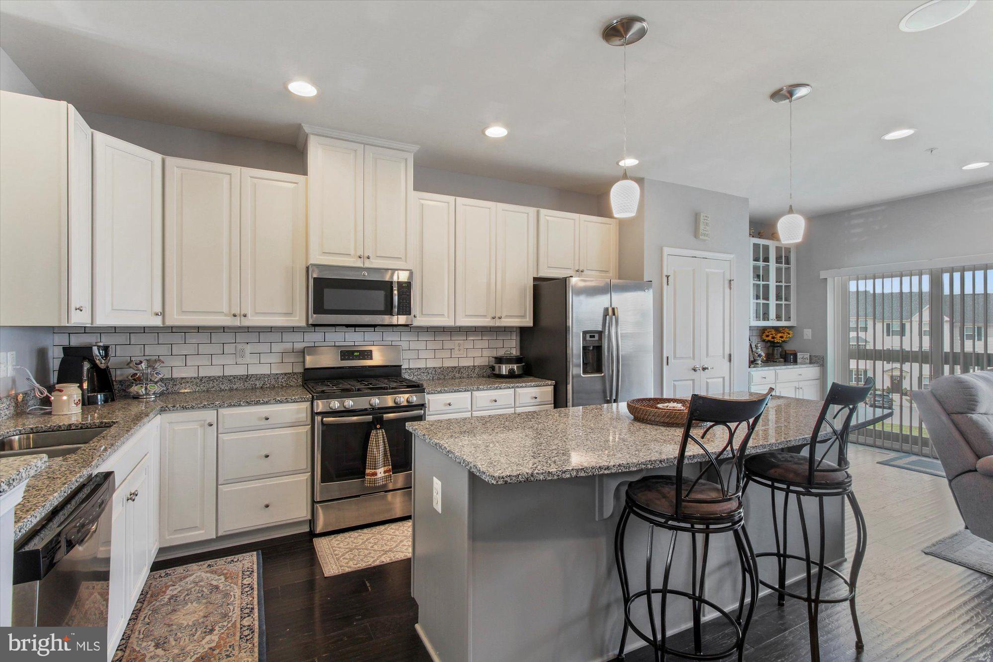 LOGANS RESERVE - Residential