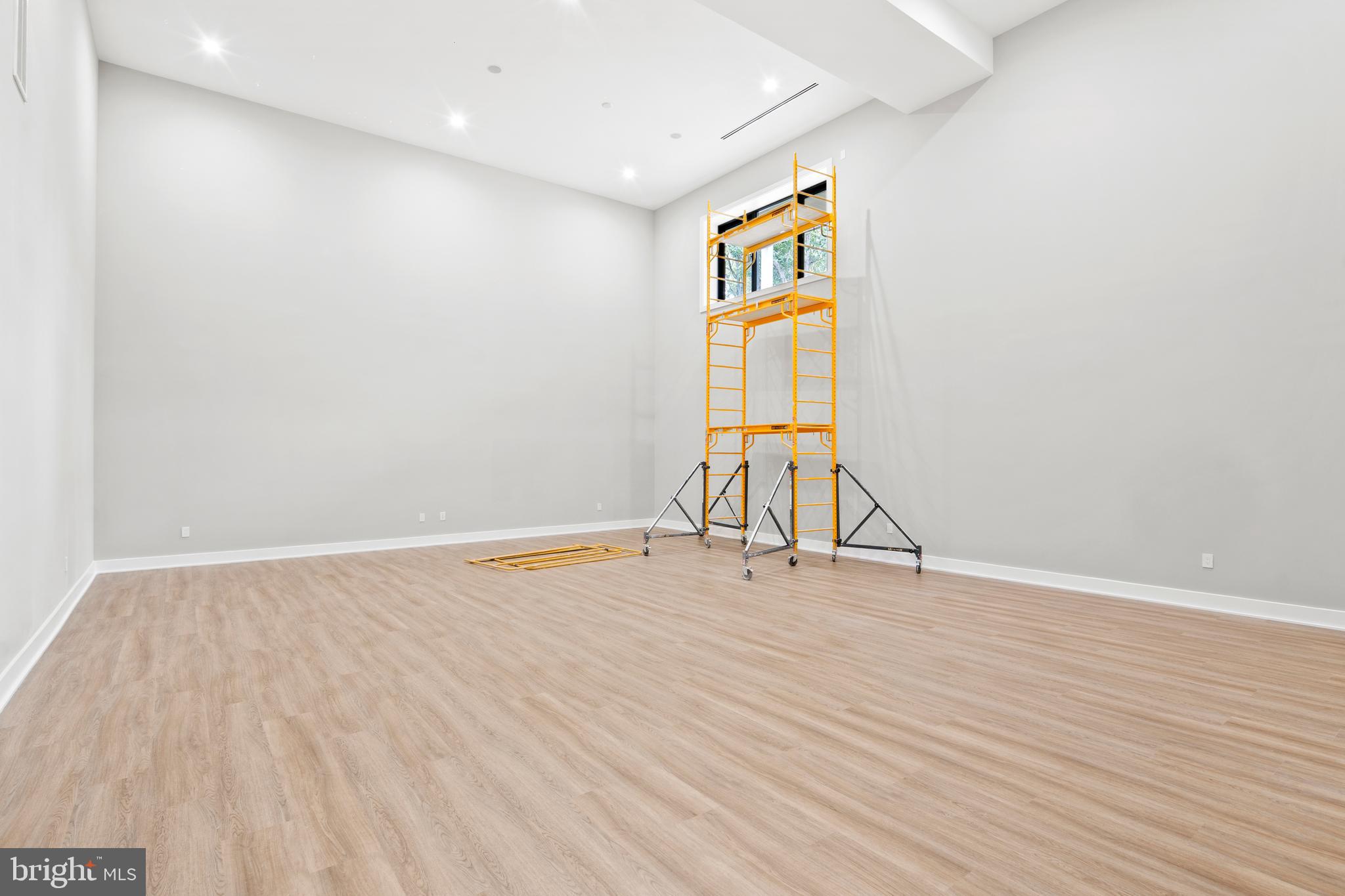 EAGLE ACRES - Residential