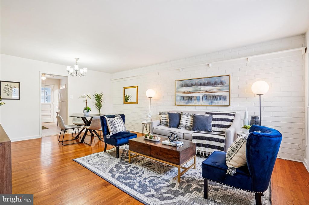 Photo of 609 Blandford Street, ROCKVILLE, MD 20850 (MLS # MDMC2210314)