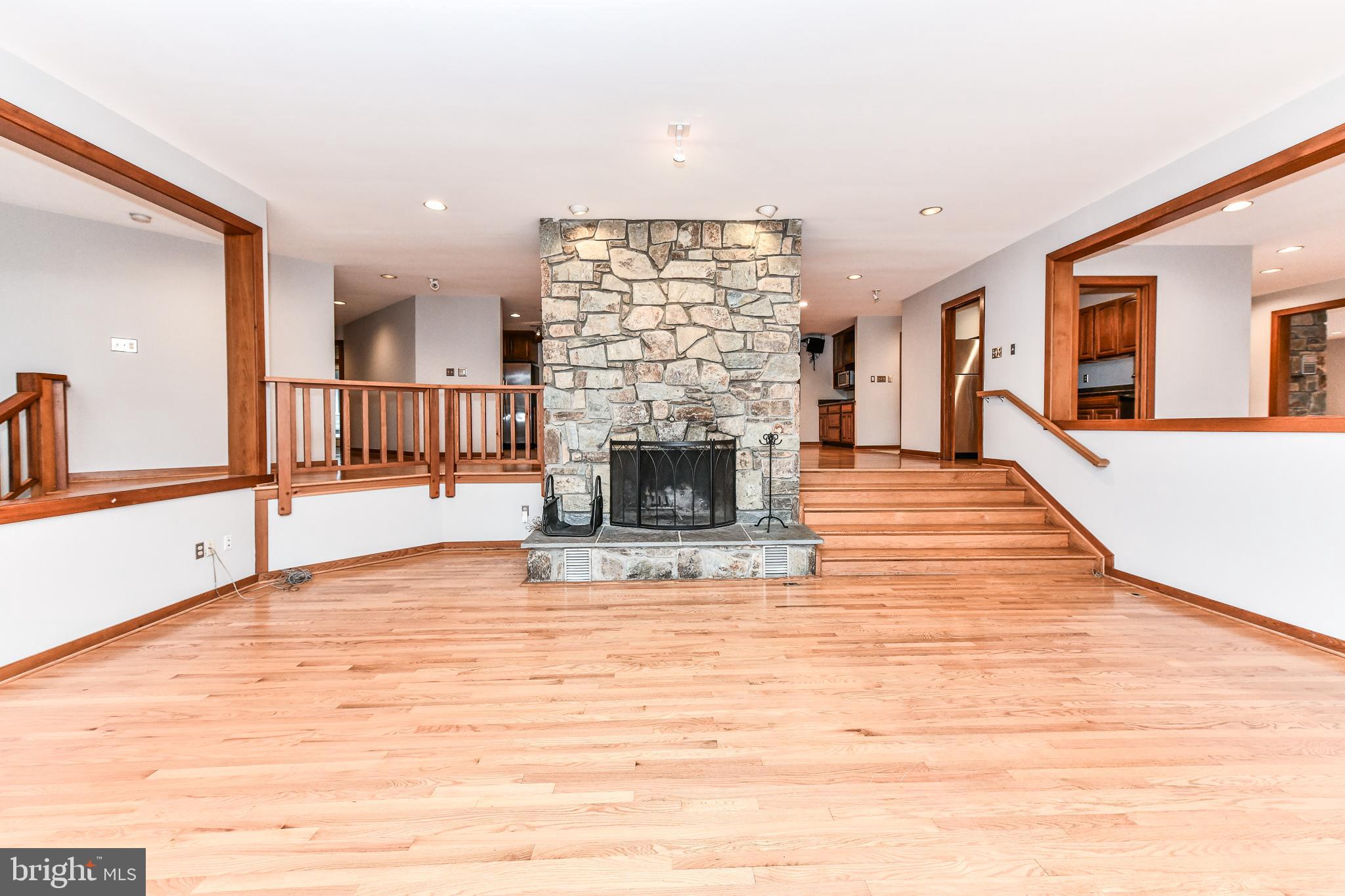 ECOLAND ESTATES - Residential Lease