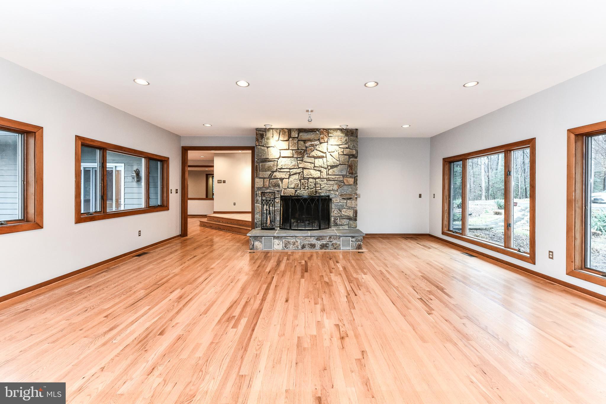 ECOLAND ESTATES - Residential Lease