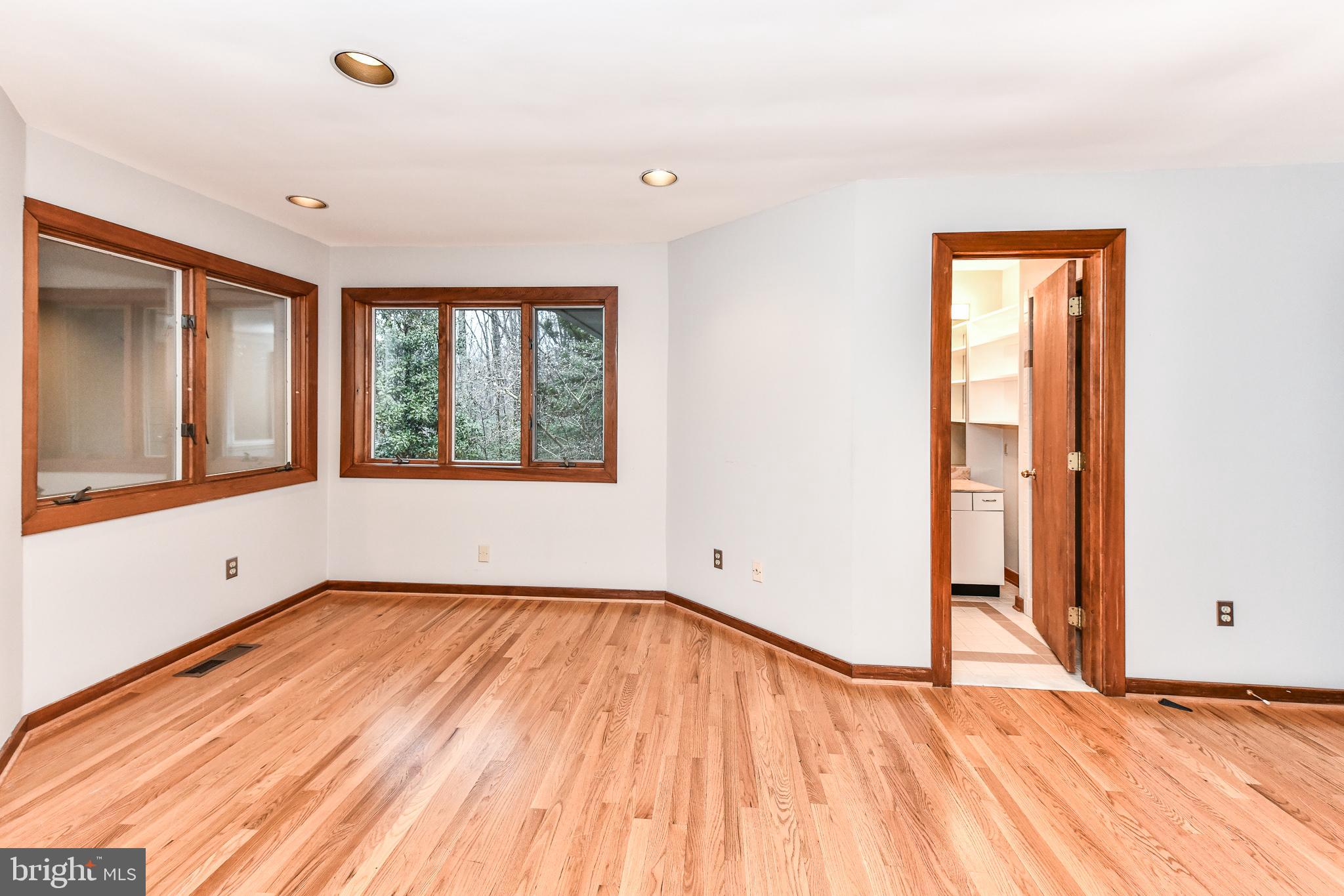 ECOLAND ESTATES - Residential Lease