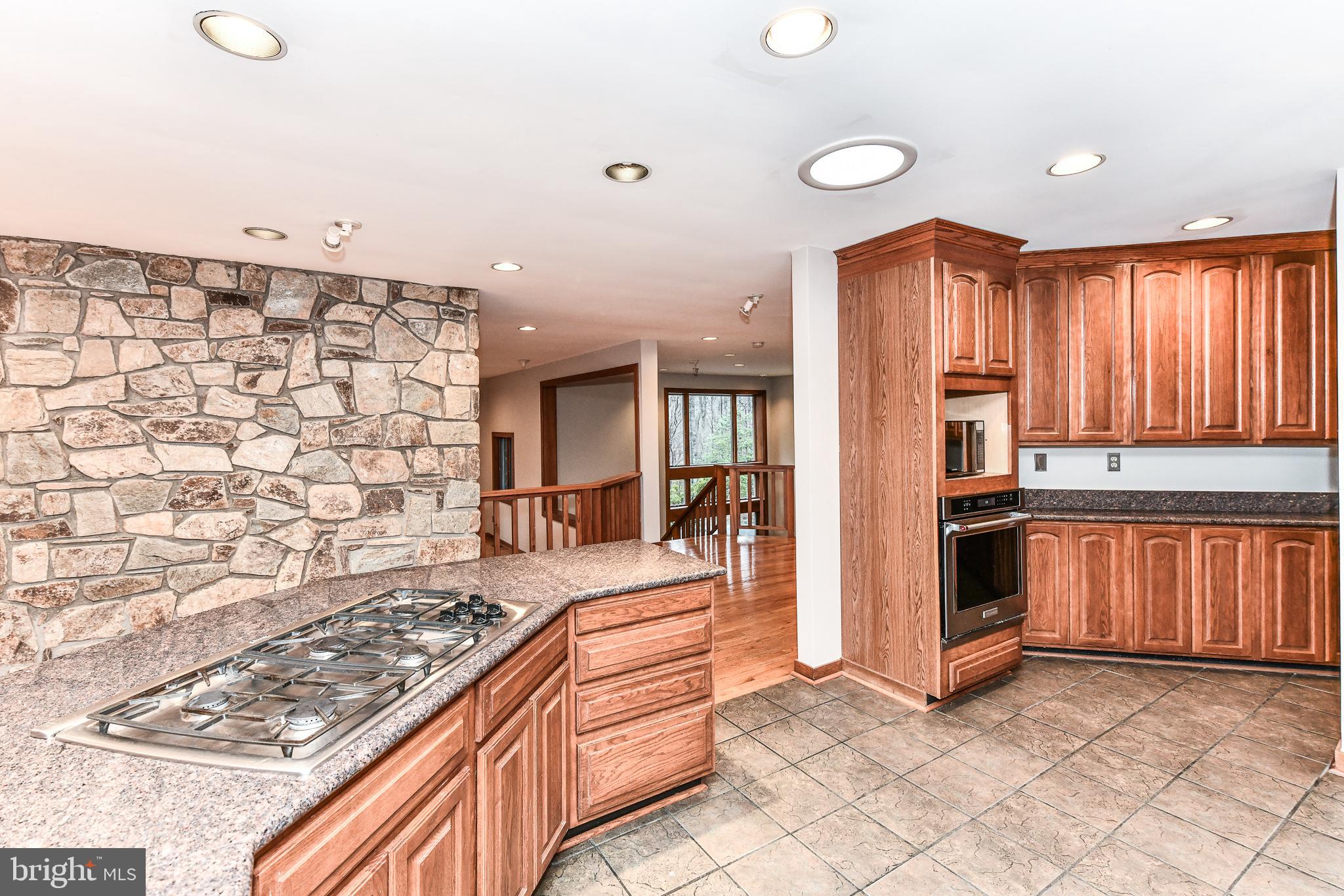 ECOLAND ESTATES - Residential Lease