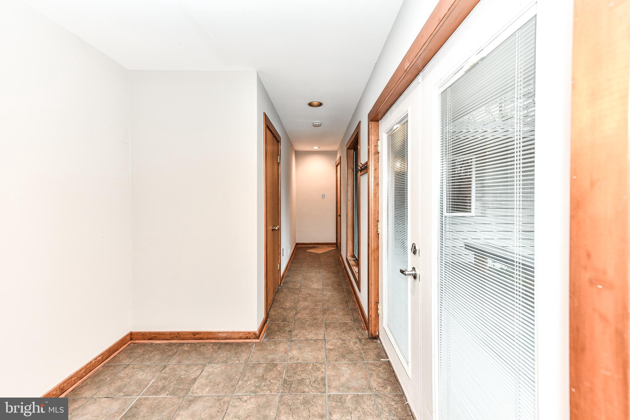 ECOLAND ESTATES - Residential Lease