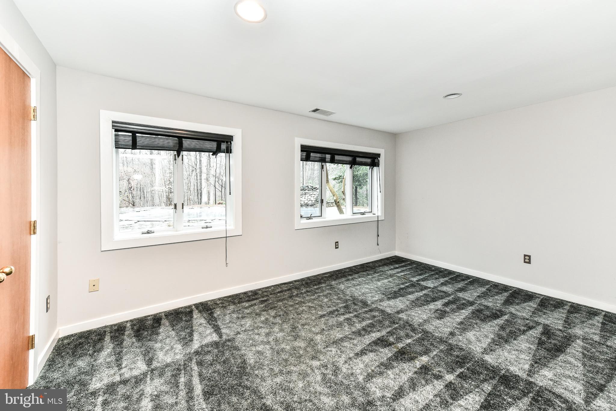 ECOLAND ESTATES - Residential Lease