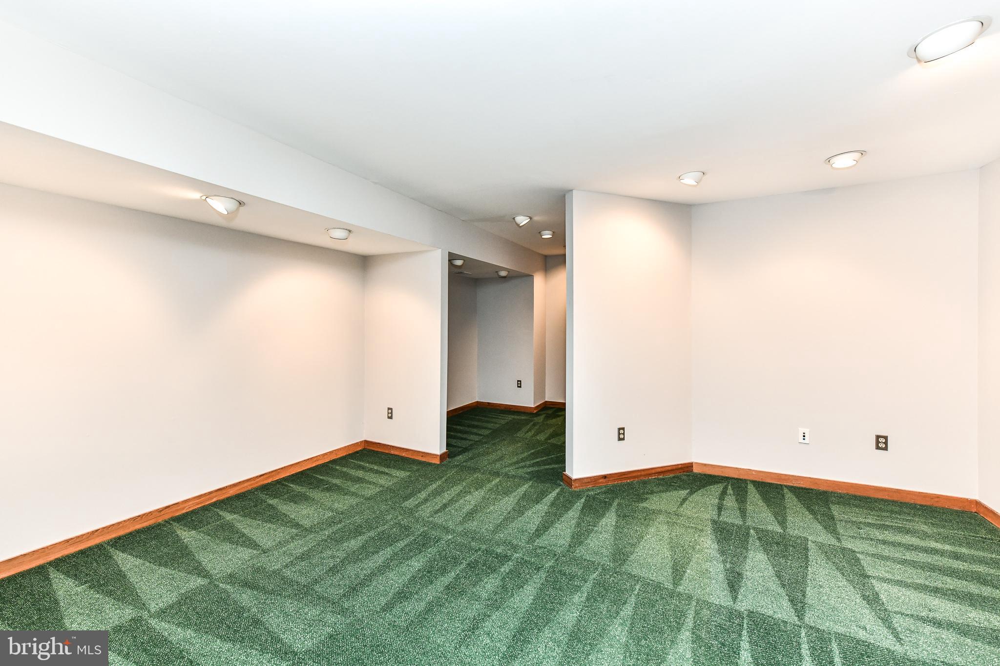 ECOLAND ESTATES - Residential Lease