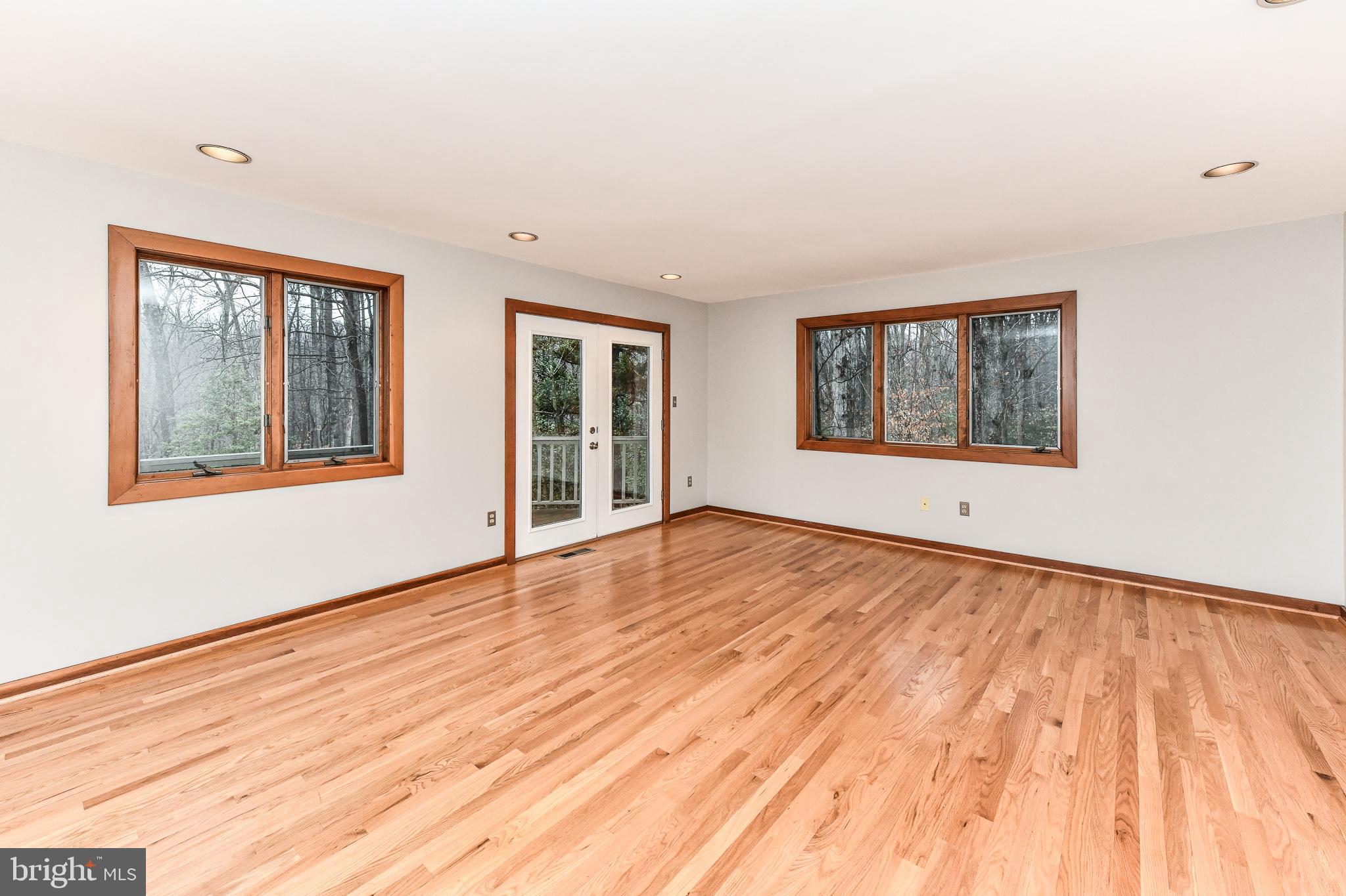 ECOLAND ESTATES - Residential Lease