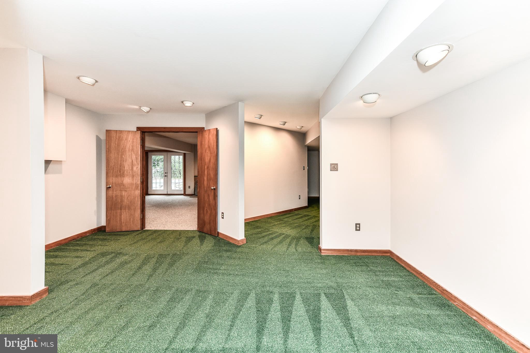 ECOLAND ESTATES - Residential Lease