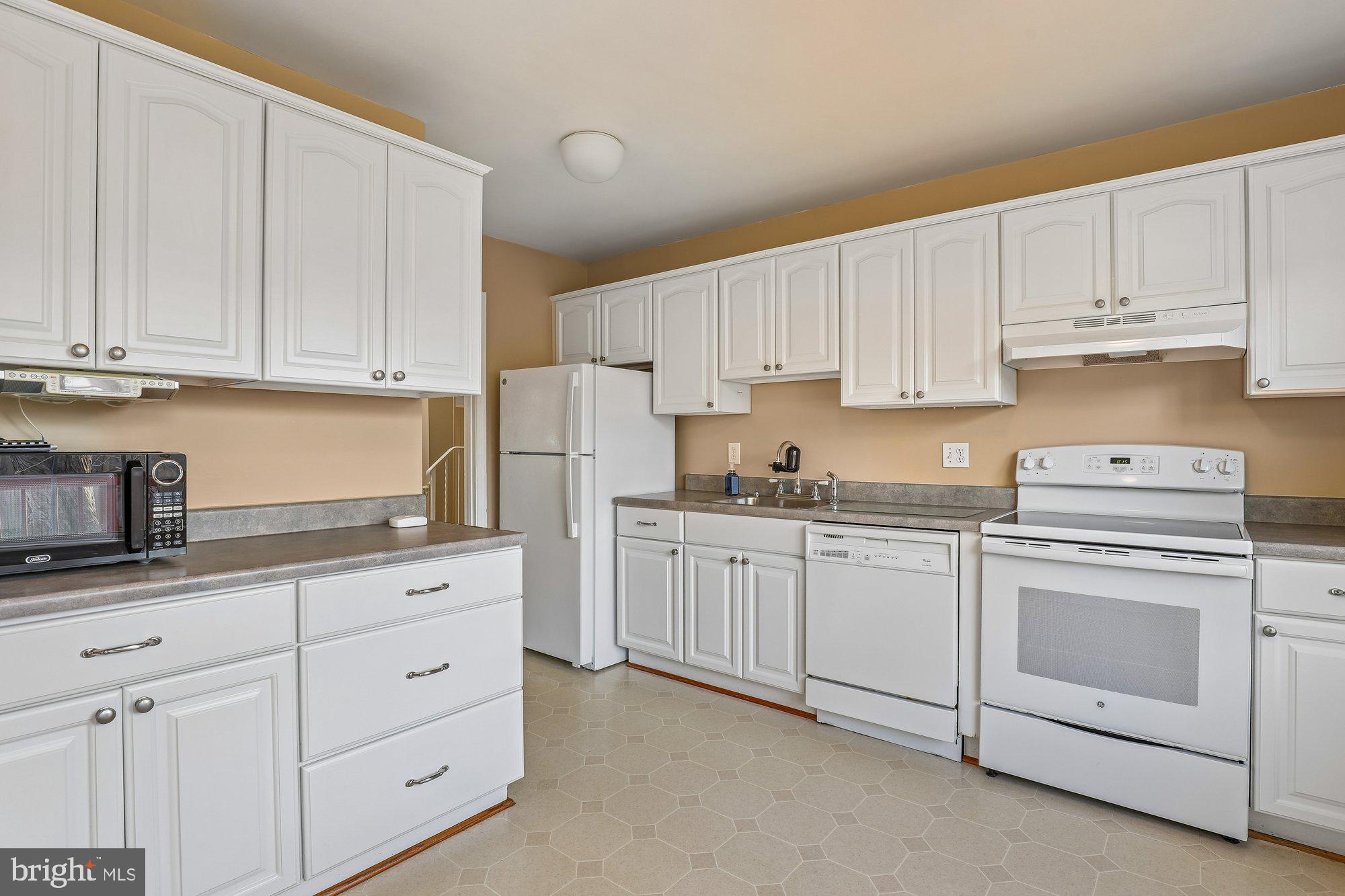 HAYFIELD FARM - Residential Lease