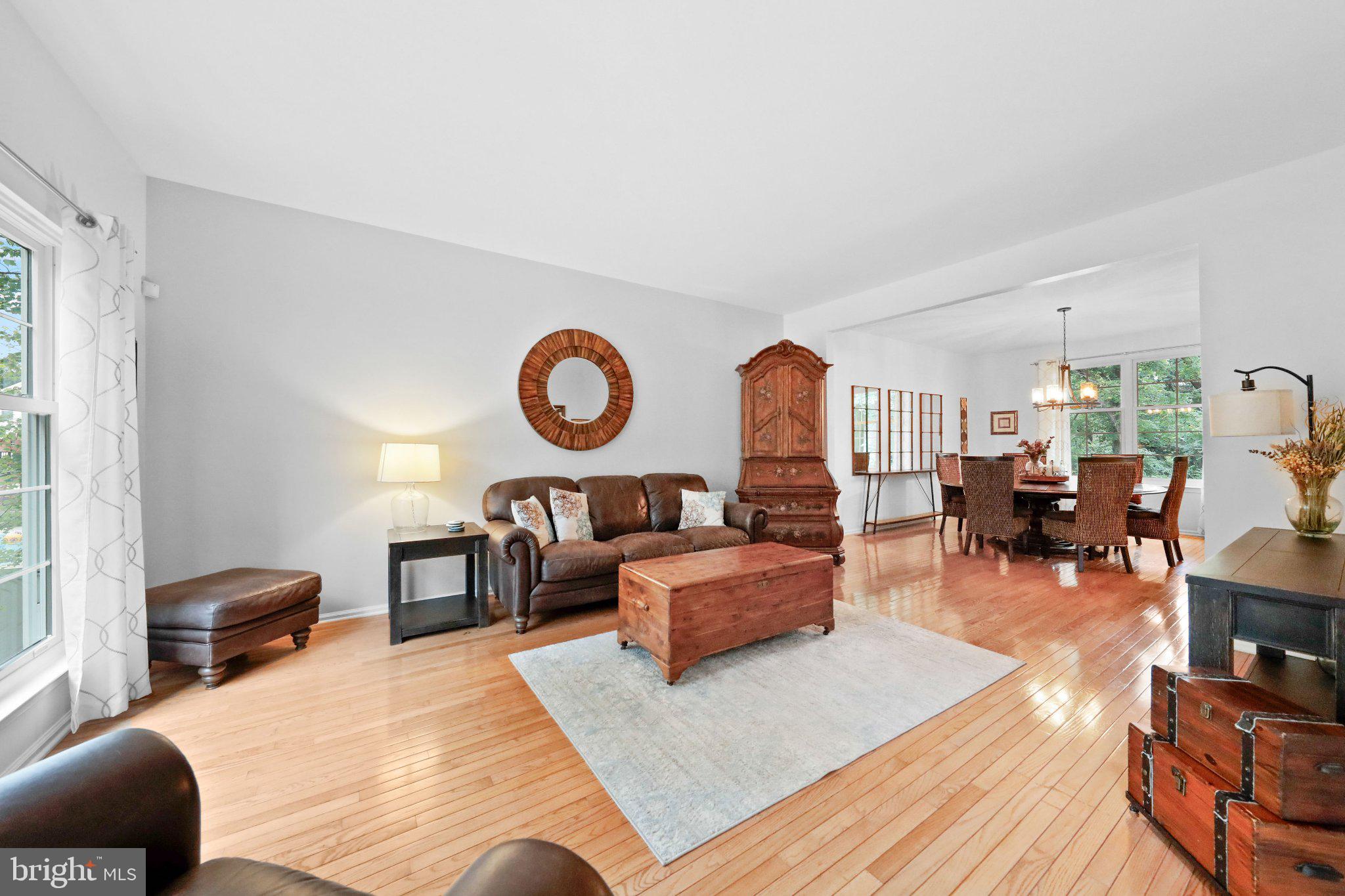 6 ARMITAGE COURT