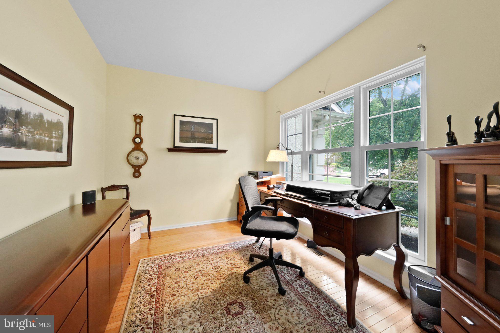 6 ARMITAGE COURT