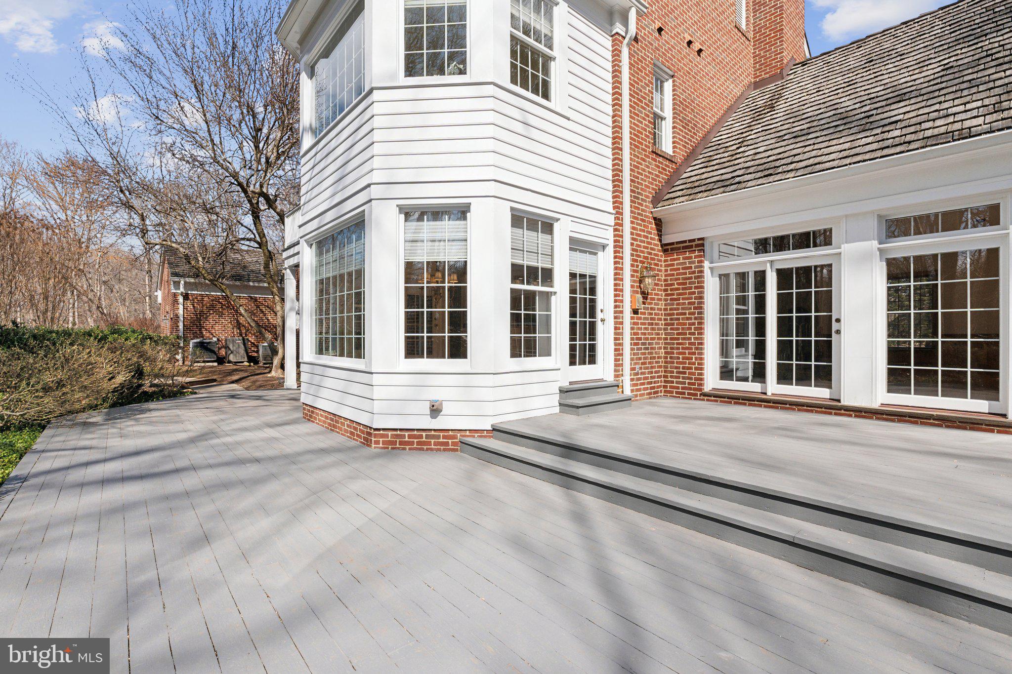 SPRING MEADOWS - Residential