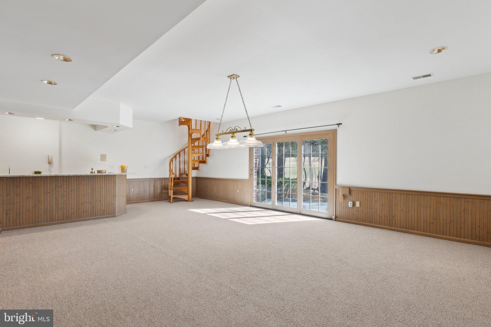 SPRING MEADOWS - Residential